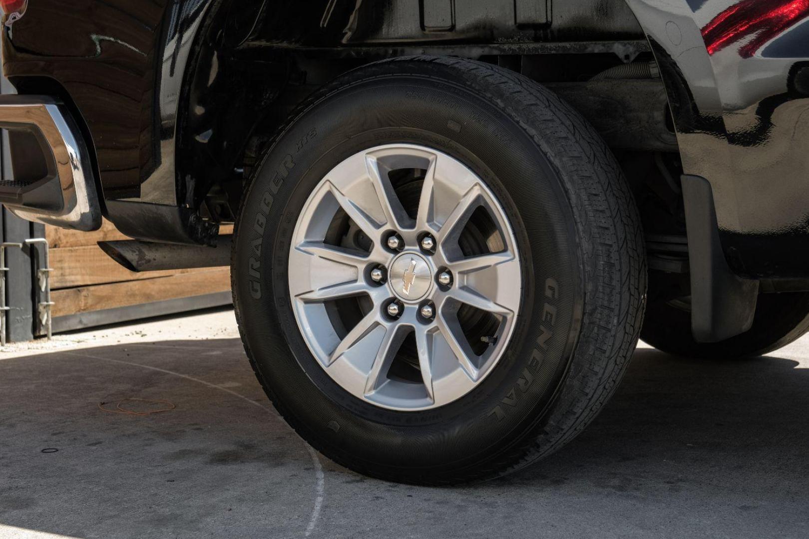 2019 BLACK Chevrolet Silverado 1500 LT Crew Cab 2WD (1GCPWCED0KZ) with an 5.3L V8 OHV 16V engine, 6-Speed Automatic transmission, located at 2401 E Main St., Grand Prairie, TX, 75050, (972) 262-4440, 32.748981, -96.969643 - Photo#55