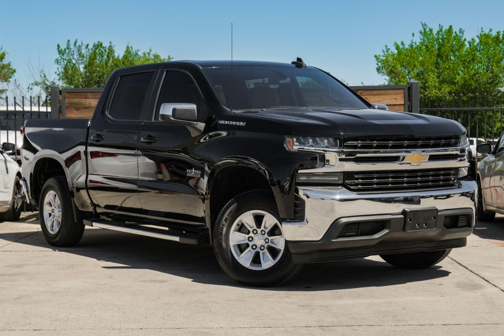 2019 BLACK Chevrolet Silverado 1500 LT Crew Cab 2WD (1GCPWCED0KZ) with an 5.3L V8 OHV 16V engine, 6-Speed Automatic transmission, located at 2401 E Main St., Grand Prairie, TX, 75050, (972) 262-4440, 32.748981, -96.969643 - Photo#5