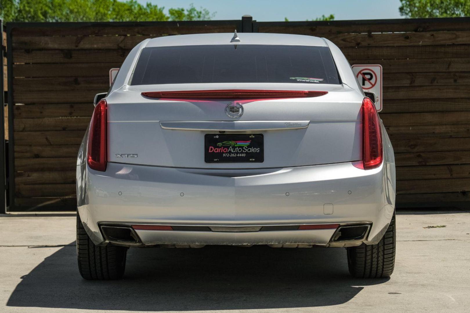 2013 Silver Cadillac XTS Luxury (2G61P5S34D9) with an 3.6L V6 DOHC 24V engine, 6-Speed Automatic transmission, located at 2401 E Main St., Grand Prairie, TX, 75050, (972) 262-4440, 32.748981, -96.969643 - Photo#10