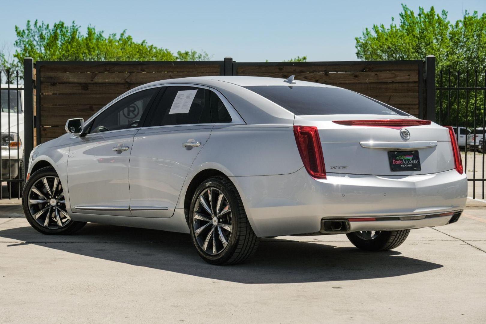 2013 Silver Cadillac XTS Luxury (2G61P5S34D9) with an 3.6L V6 DOHC 24V engine, 6-Speed Automatic transmission, located at 2401 E Main St., Grand Prairie, TX, 75050, (972) 262-4440, 32.748981, -96.969643 - Photo#11