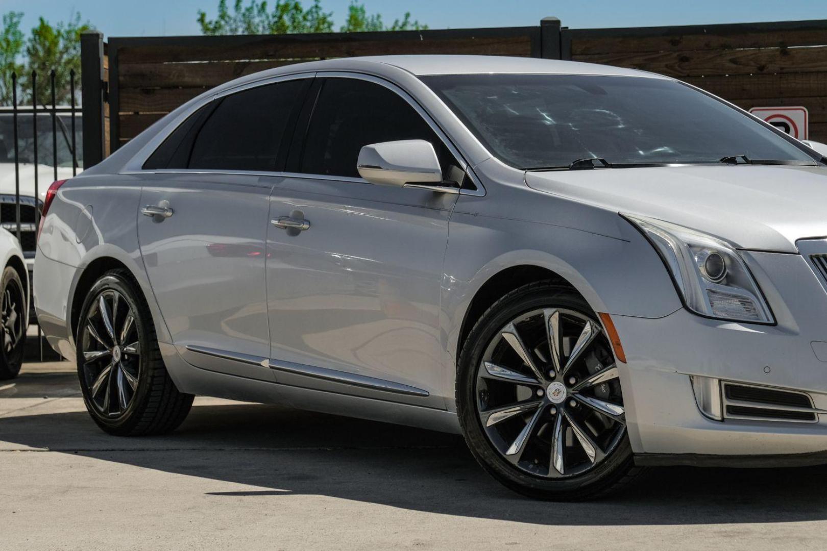 2013 Silver Cadillac XTS Luxury (2G61P5S34D9) with an 3.6L V6 DOHC 24V engine, 6-Speed Automatic transmission, located at 2401 E Main St., Grand Prairie, TX, 75050, (972) 262-4440, 32.748981, -96.969643 - Photo#6