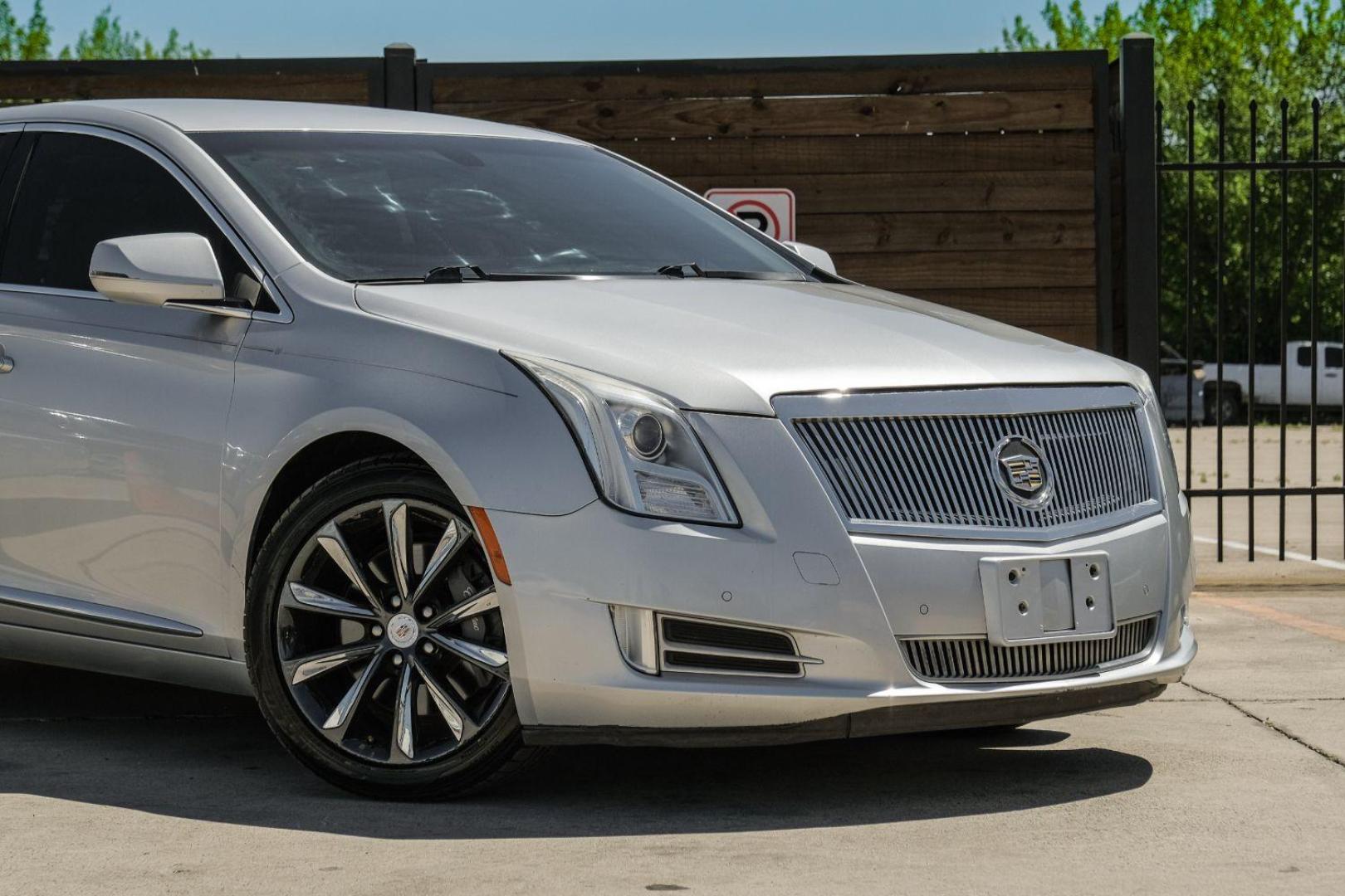 2013 Silver Cadillac XTS Luxury (2G61P5S34D9) with an 3.6L V6 DOHC 24V engine, 6-Speed Automatic transmission, located at 2401 E Main St., Grand Prairie, TX, 75050, (972) 262-4440, 32.748981, -96.969643 - Photo#7