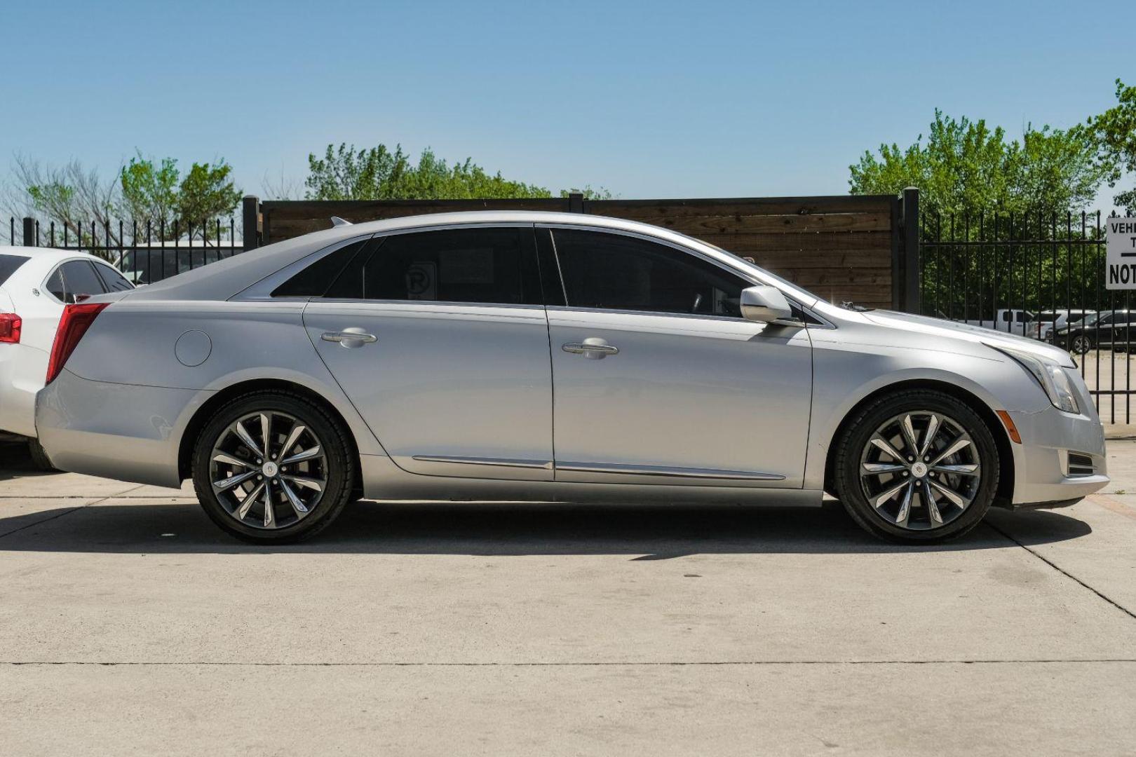 2013 Silver Cadillac XTS Luxury (2G61P5S34D9) with an 3.6L V6 DOHC 24V engine, 6-Speed Automatic transmission, located at 2401 E Main St., Grand Prairie, TX, 75050, (972) 262-4440, 32.748981, -96.969643 - Photo#8