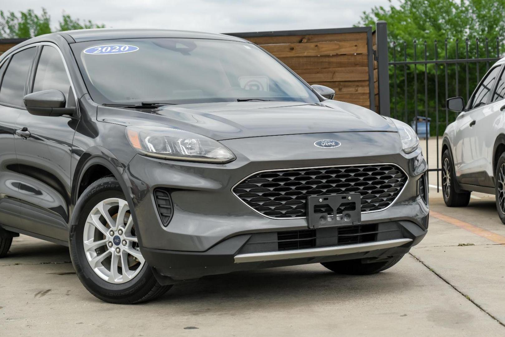 2020 GRAY Ford Escape SE (1FMCU0G65LU) with an 1.5L L3 engine, 8-Speed Automatic transmission, located at 2401 E Main St., Grand Prairie, TX, 75050, (972) 262-4440, 32.748981, -96.969643 - Photo#9