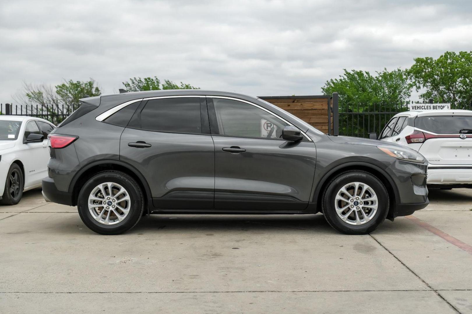 2020 GRAY Ford Escape SE (1FMCU0G65LU) with an 1.5L L3 engine, 8-Speed Automatic transmission, located at 2401 E Main St., Grand Prairie, TX, 75050, (972) 262-4440, 32.748981, -96.969643 - Photo#10