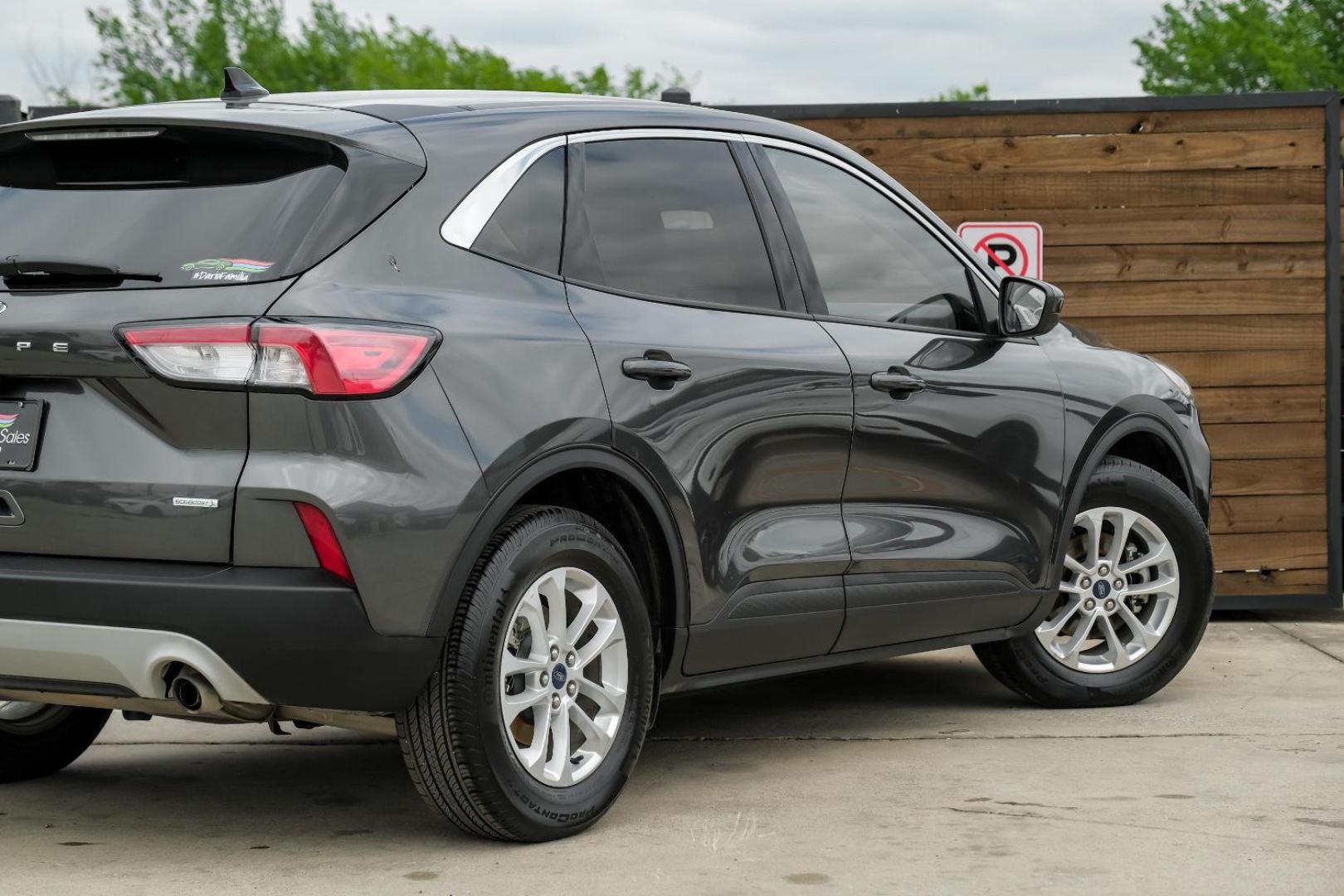 2020 GRAY Ford Escape SE (1FMCU0G65LU) with an 1.5L L3 engine, 8-Speed Automatic transmission, located at 2401 E Main St., Grand Prairie, TX, 75050, (972) 262-4440, 32.748981, -96.969643 - Photo#13