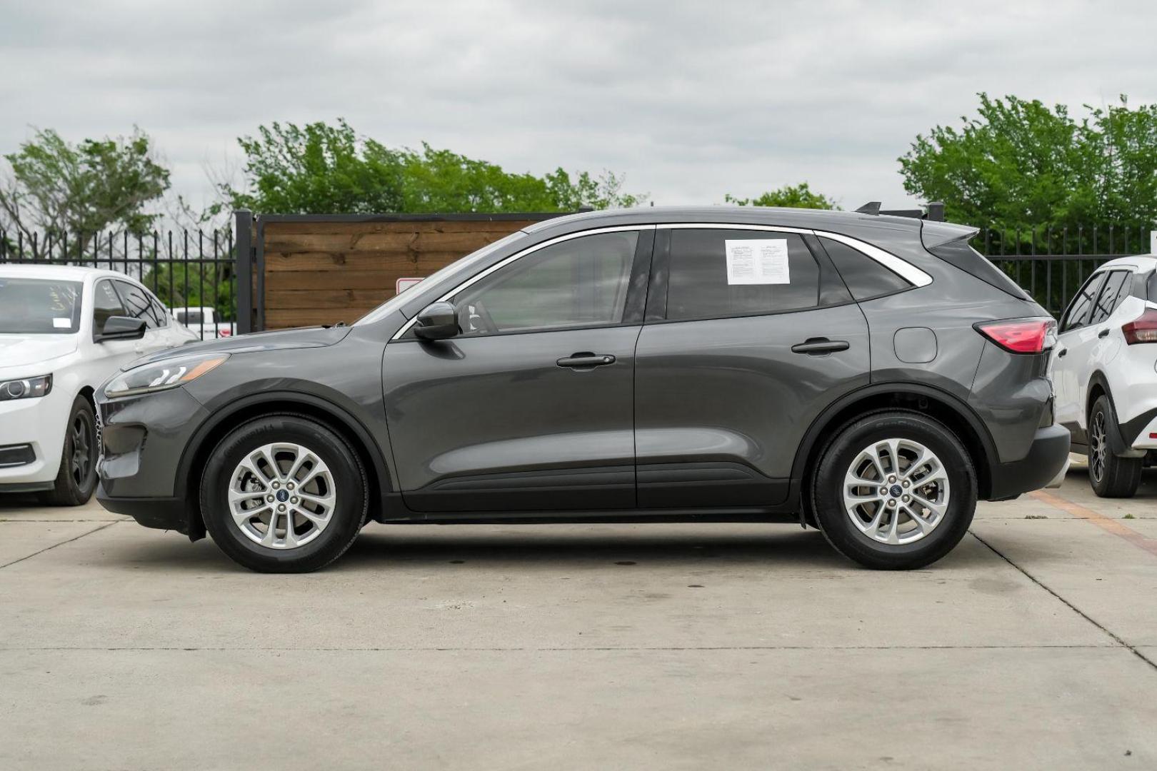 2020 GRAY Ford Escape SE (1FMCU0G65LU) with an 1.5L L3 engine, 8-Speed Automatic transmission, located at 2401 E Main St., Grand Prairie, TX, 75050, (972) 262-4440, 32.748981, -96.969643 - Photo#18