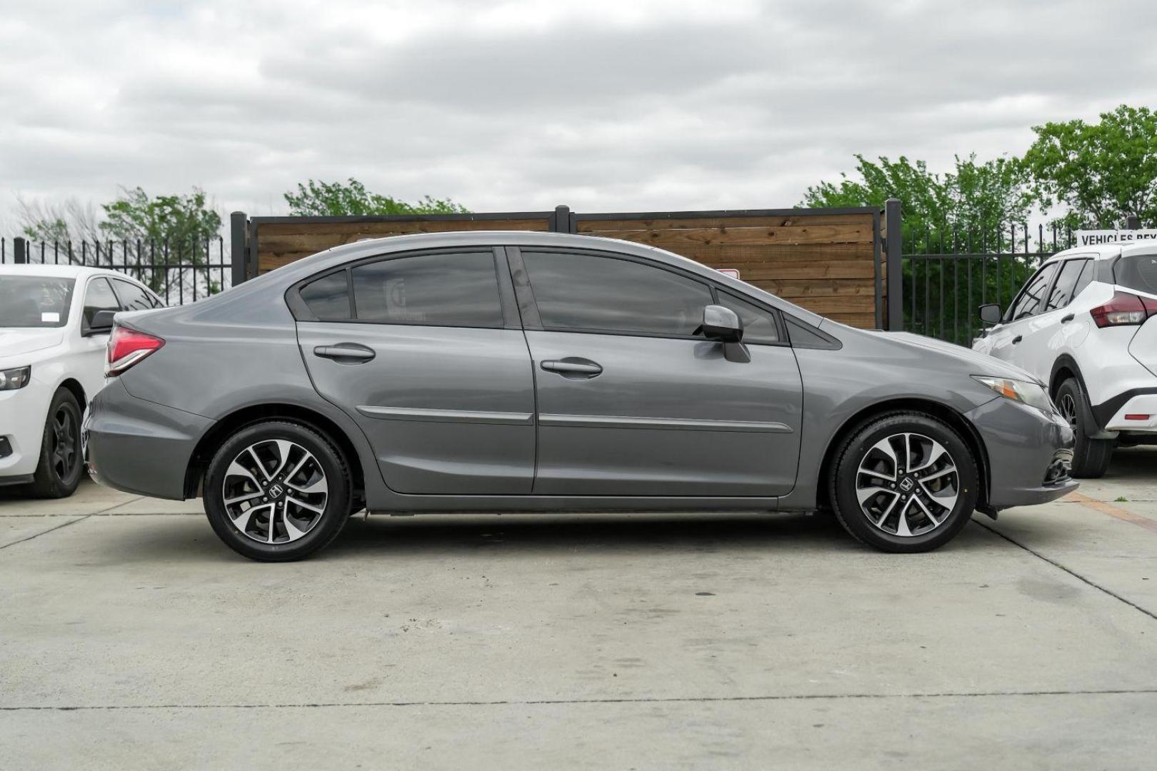 2013 Gray Honda Civic EX-L Sedan 5-Speed AT (19XFB2F93DE) with an 1.8L L4 SOHC 16V engine, 5-Speed Automatic transmission, located at 2401 E Main St., Grand Prairie, TX, 75050, (972) 262-4440, 32.748981, -96.969643 - Photo#9