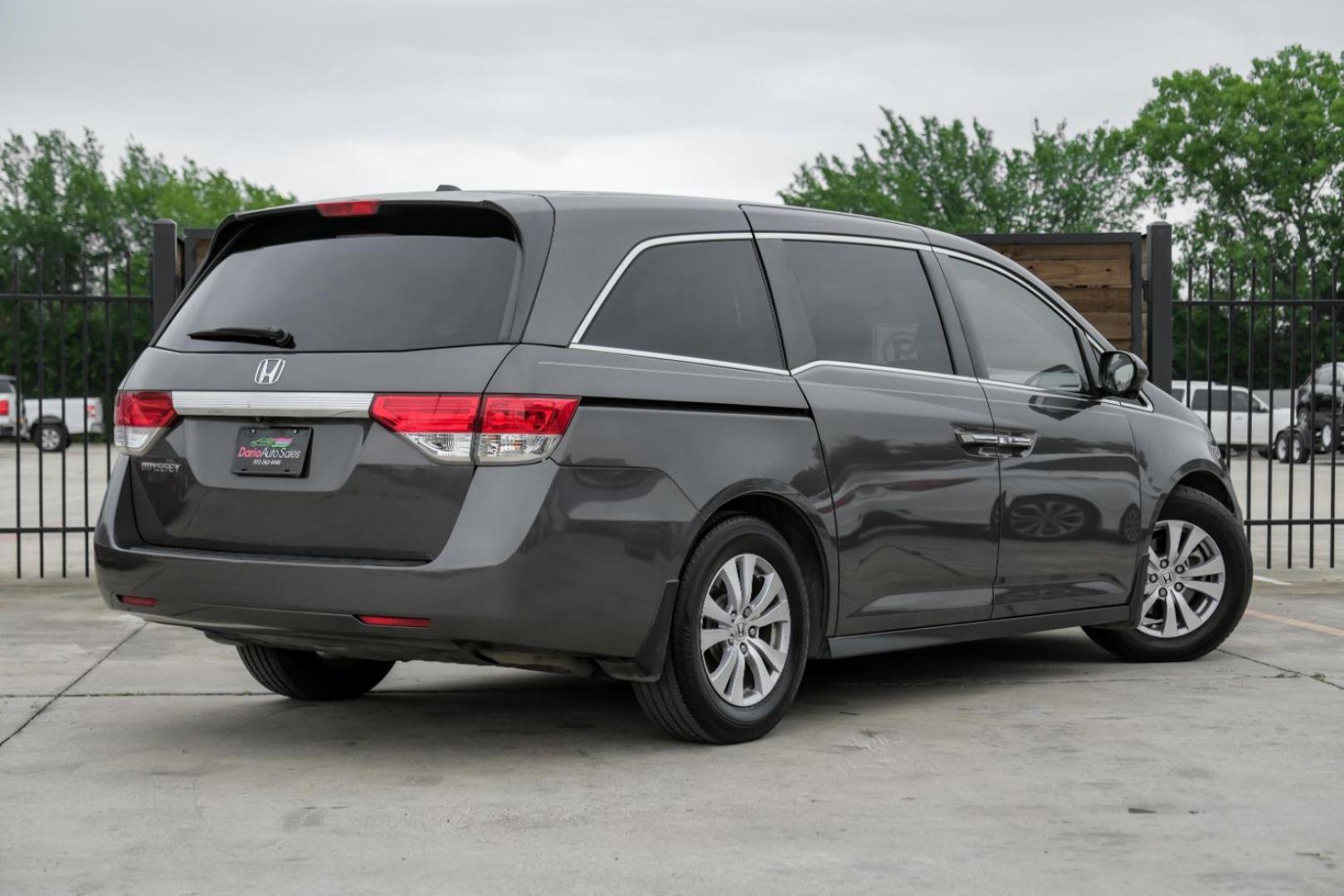 2016 GRAY Honda Odyssey EX-L w/Navigation (5FNRL5H62GB) with an 3.5L V6 SOHC 24V engine, 6-Speed Automatic transmission, located at 2401 E Main St., Grand Prairie, TX, 75050, (972) 262-4440, 32.748981, -96.969643 - Photo#10