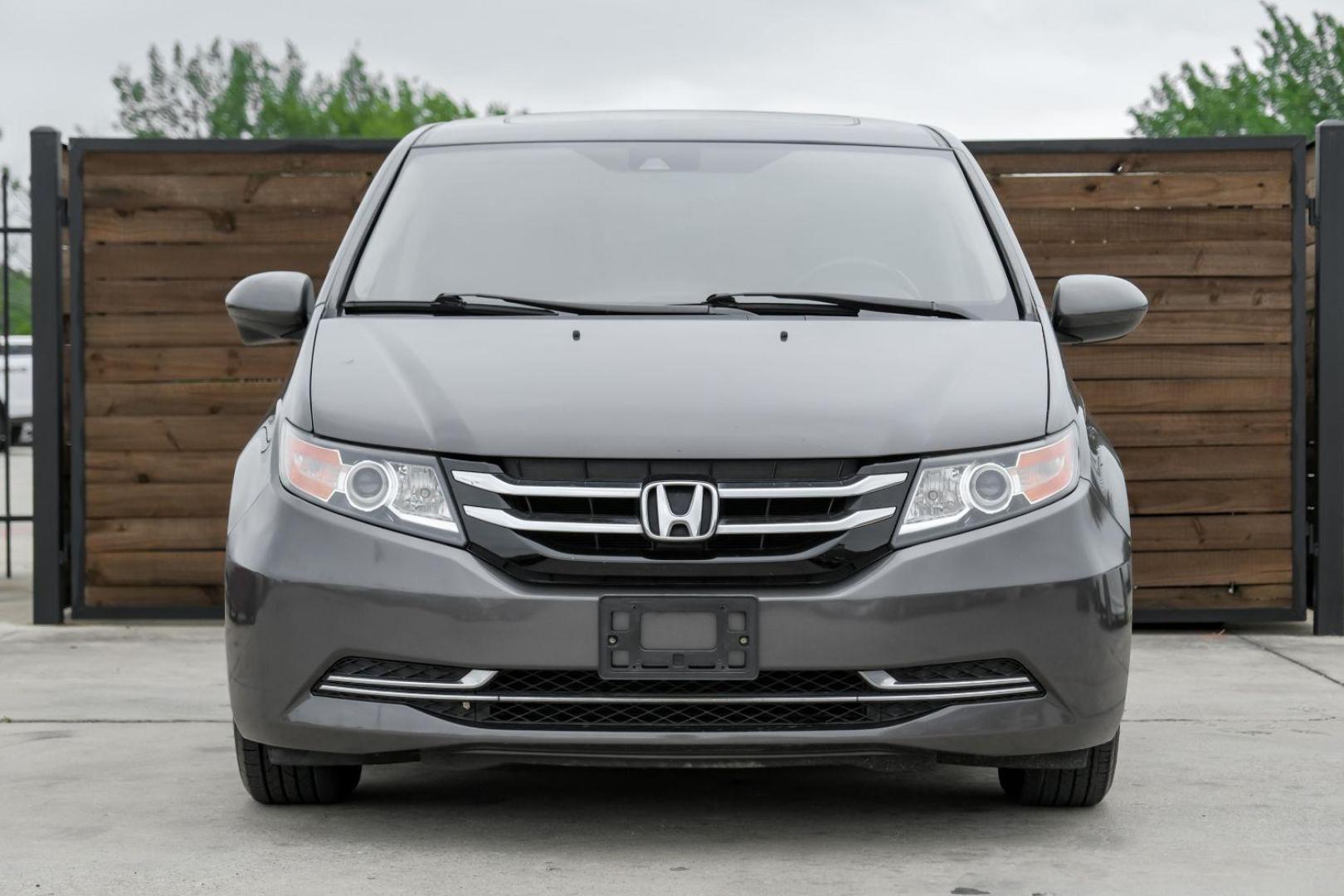 2016 GRAY Honda Odyssey EX-L w/Navigation (5FNRL5H62GB) with an 3.5L V6 SOHC 24V engine, 6-Speed Automatic transmission, located at 2401 E Main St., Grand Prairie, TX, 75050, (972) 262-4440, 32.748981, -96.969643 - Photo#5