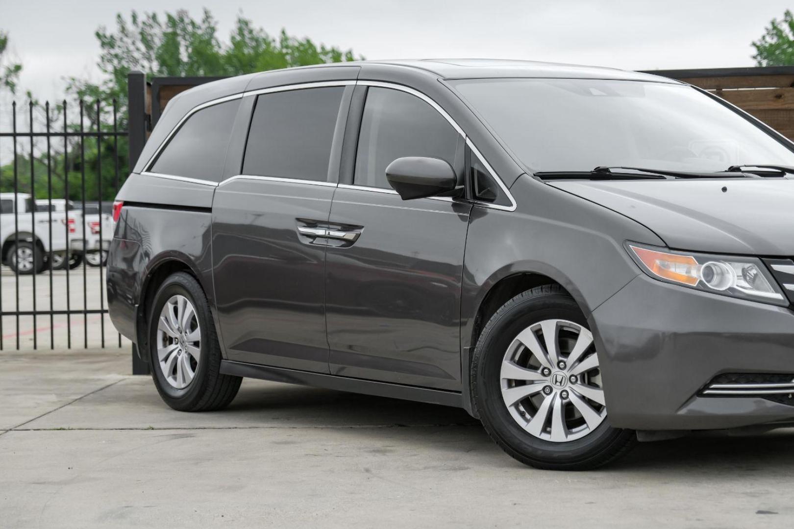 2016 GRAY Honda Odyssey EX-L w/Navigation (5FNRL5H62GB) with an 3.5L V6 SOHC 24V engine, 6-Speed Automatic transmission, located at 2401 E Main St., Grand Prairie, TX, 75050, (972) 262-4440, 32.748981, -96.969643 - Photo#7