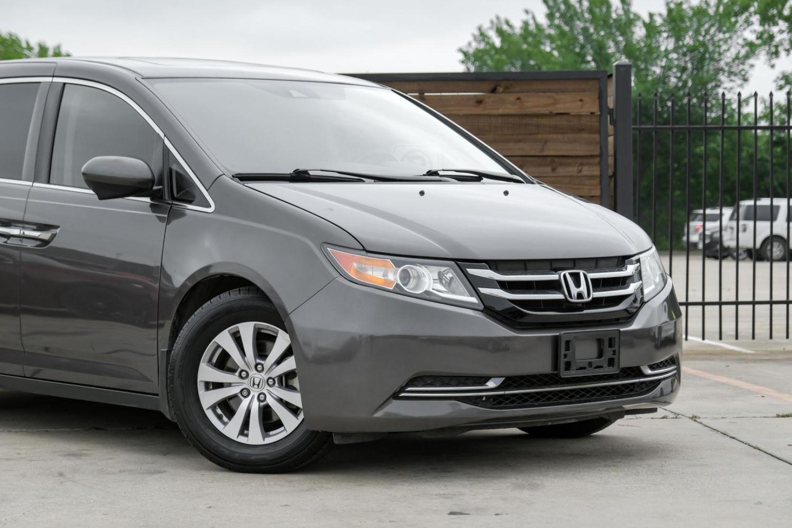 2016 GRAY Honda Odyssey EX-L w/Navigation (5FNRL5H62GB) with an 3.5L V6 SOHC 24V engine, 6-Speed Automatic transmission, located at 2401 E Main St., Grand Prairie, TX, 75050, (972) 262-4440, 32.748981, -96.969643 - Photo#8