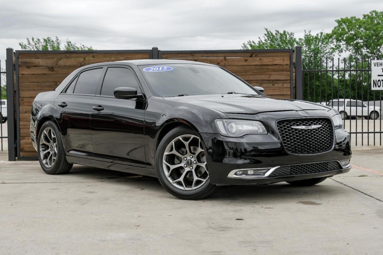 2015 BLACK Chrysler 300 S V6 RWD (2C3CCABG1FH) with an 3.6L V6 DOHC 24V engine, 8-Speed Automatic transmission, located at 2401 E Main St., Grand Prairie, TX, 75050, (972) 262-4440, 32.748981, -96.969643 - Photo#6