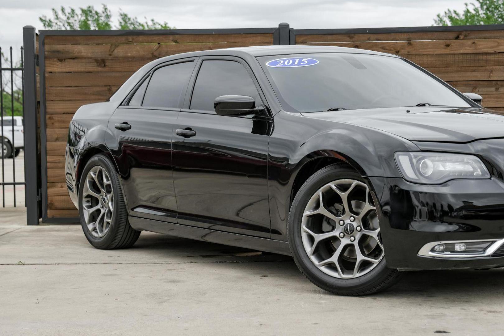 2015 BLACK Chrysler 300 S V6 RWD (2C3CCABG1FH) with an 3.6L V6 DOHC 24V engine, 8-Speed Automatic transmission, located at 2401 E Main St., Grand Prairie, TX, 75050, (972) 262-4440, 32.748981, -96.969643 - Photo#7