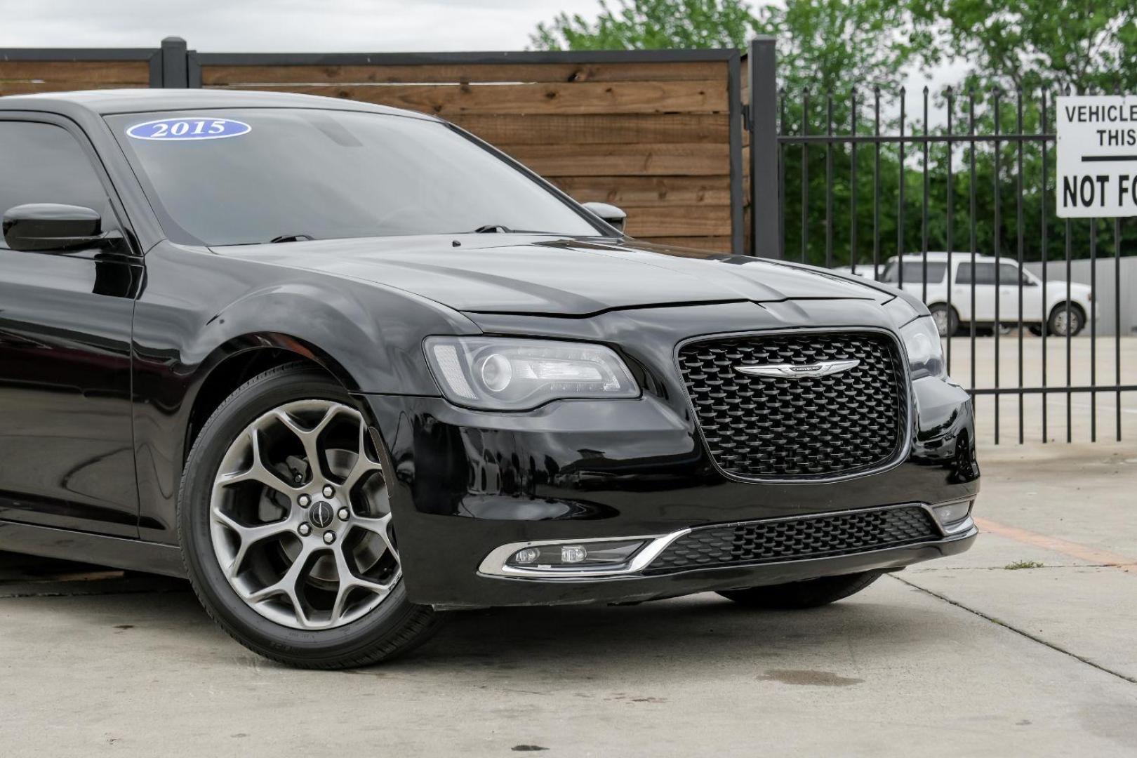 2015 BLACK Chrysler 300 S V6 RWD (2C3CCABG1FH) with an 3.6L V6 DOHC 24V engine, 8-Speed Automatic transmission, located at 2401 E Main St., Grand Prairie, TX, 75050, (972) 262-4440, 32.748981, -96.969643 - Photo#8