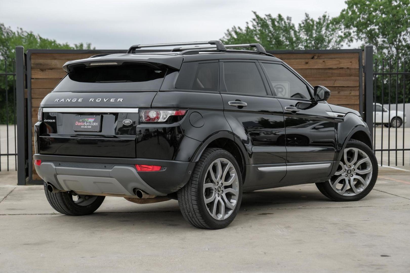 2015 black Land Rover Range Rover Evoque Prestige Premium 5-Door (SALVV2BG8FH) with an 2.0L L4 DOHC 24V TURBO engine, 9-Speed Automatic transmission, located at 2401 E Main St., Grand Prairie, TX, 75050, (972) 262-4440, 32.748981, -96.969643 - Photo#10