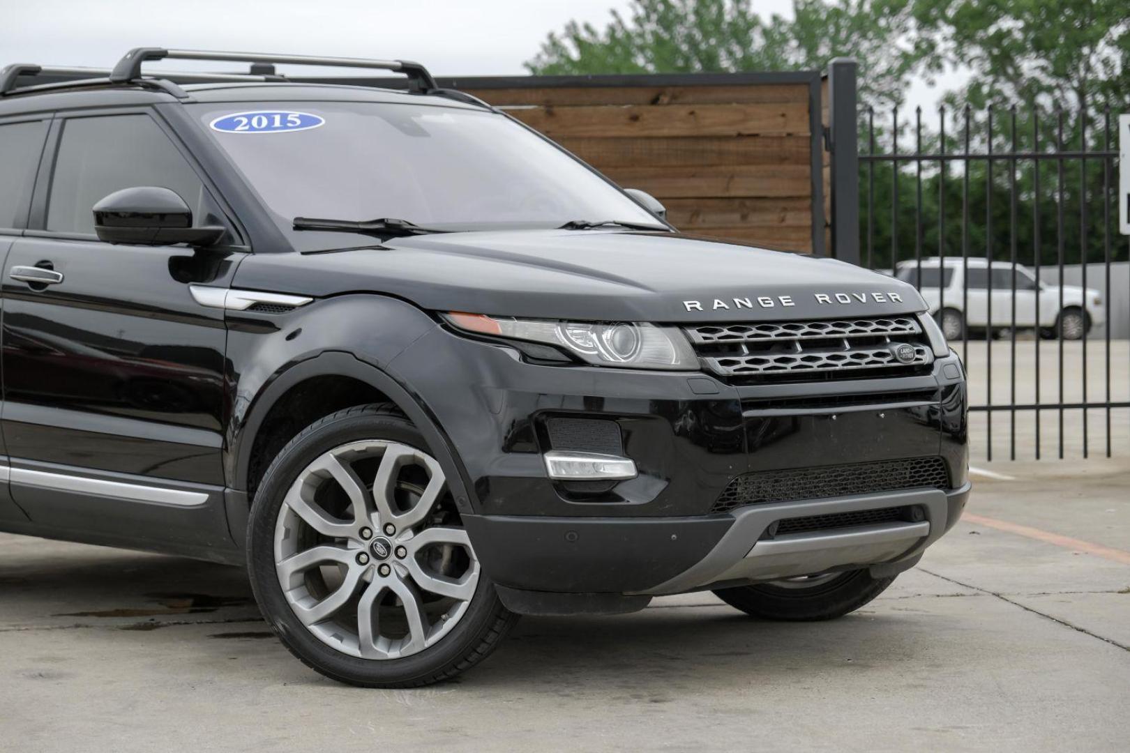 2015 black Land Rover Range Rover Evoque Prestige Premium 5-Door (SALVV2BG8FH) with an 2.0L L4 DOHC 24V TURBO engine, 9-Speed Automatic transmission, located at 2401 E Main St., Grand Prairie, TX, 75050, (972) 262-4440, 32.748981, -96.969643 - Photo#8