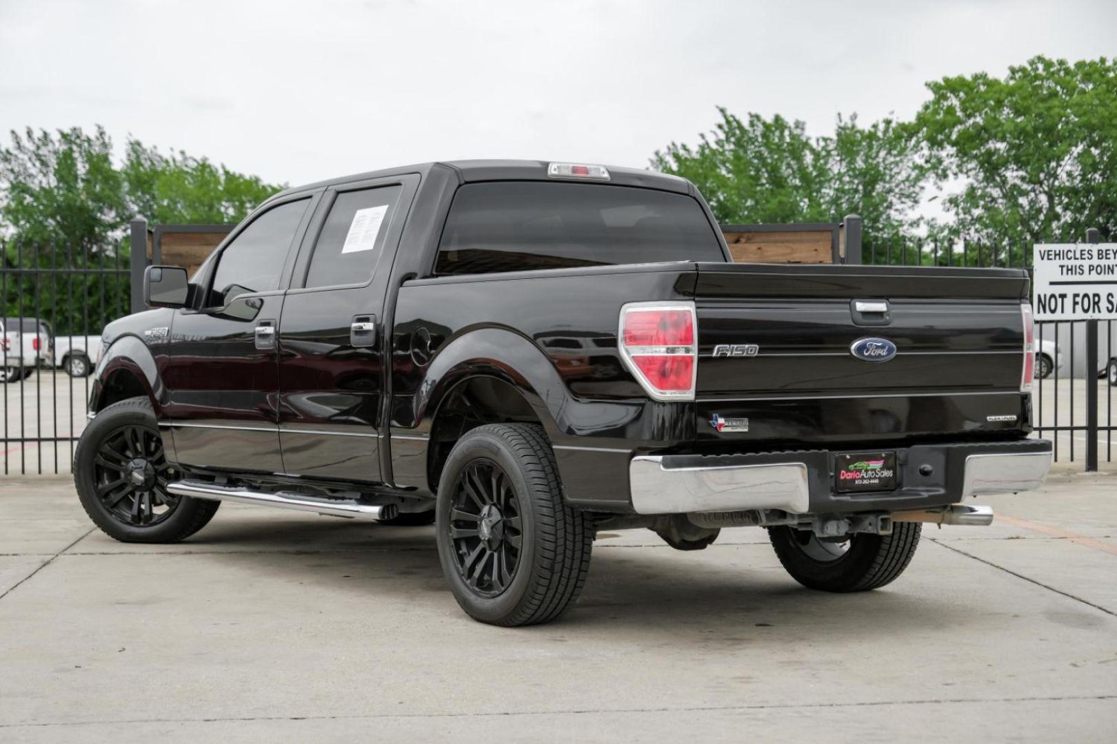 2013 brown Ford F-150 XLT SuperCrew 5.5-ft. Bed 2WD (1FTEW1CM8DK) with an 3.7L V6 DOHC 24V engine, 6-Speed Automatic transmission, located at 2401 E Main St., Grand Prairie, TX, 75050, (972) 262-4440, 32.748981, -96.969643 - Photo#11