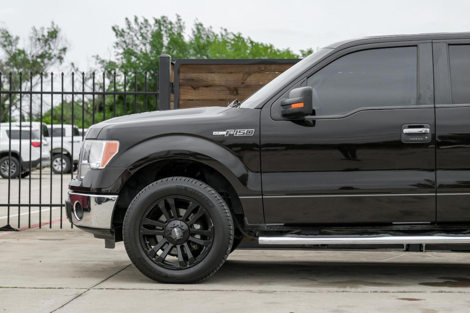 2013 brown Ford F-150 XLT SuperCrew 5.5-ft. Bed 2WD (1FTEW1CM8DK) with an 3.7L V6 DOHC 24V engine, 6-Speed Automatic transmission, located at 2401 E Main St., Grand Prairie, TX, 75050, (972) 262-4440, 32.748981, -96.969643 - Photo#15