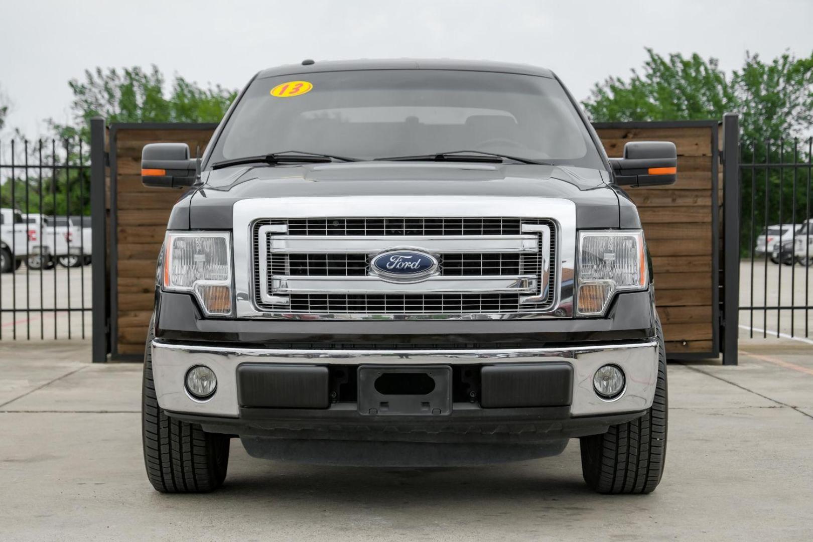 2013 brown Ford F-150 XLT SuperCrew 5.5-ft. Bed 2WD (1FTEW1CM8DK) with an 3.7L V6 DOHC 24V engine, 6-Speed Automatic transmission, located at 2401 E Main St., Grand Prairie, TX, 75050, (972) 262-4440, 32.748981, -96.969643 - Photo#4