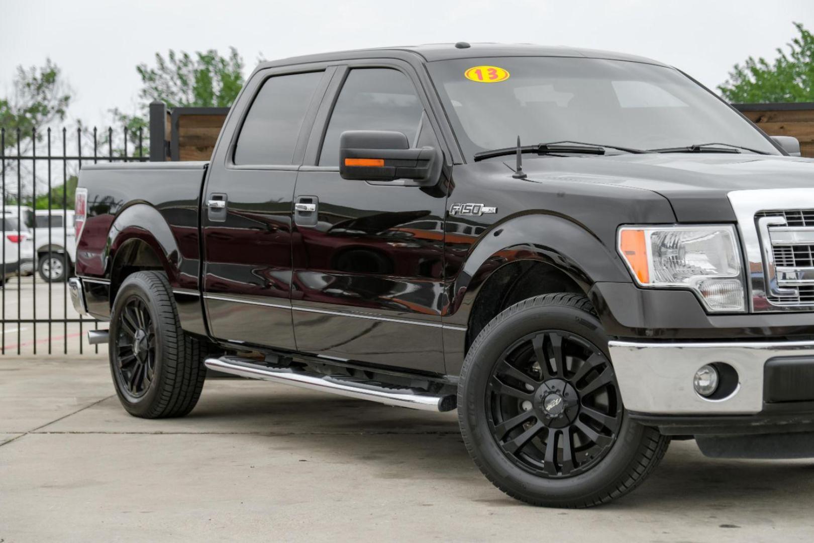 2013 brown Ford F-150 XLT SuperCrew 5.5-ft. Bed 2WD (1FTEW1CM8DK) with an 3.7L V6 DOHC 24V engine, 6-Speed Automatic transmission, located at 2401 E Main St., Grand Prairie, TX, 75050, (972) 262-4440, 32.748981, -96.969643 - Photo#6