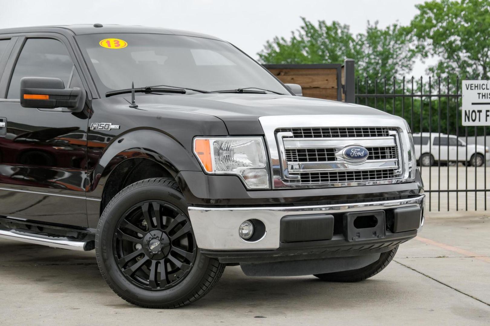 2013 brown Ford F-150 XLT SuperCrew 5.5-ft. Bed 2WD (1FTEW1CM8DK) with an 3.7L V6 DOHC 24V engine, 6-Speed Automatic transmission, located at 2401 E Main St., Grand Prairie, TX, 75050, (972) 262-4440, 32.748981, -96.969643 - Photo#7