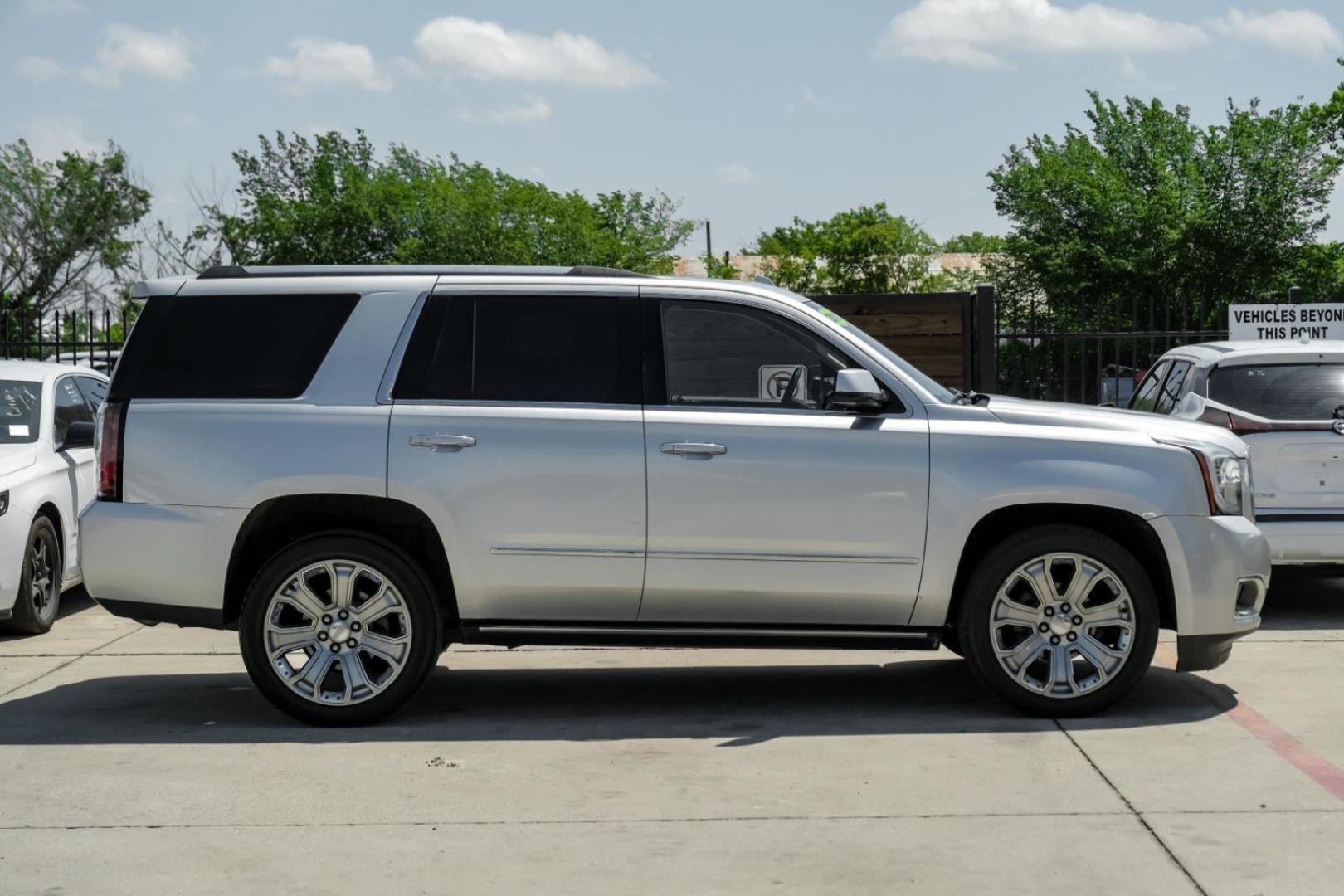 2016 SILVER GMC Yukon Denali 2WD (1GKS1CKJ4GR) with an 6.2L V8 OHV 16V engine, 6-Speed Automatic transmission, located at 2401 E Main St., Grand Prairie, TX, 75050, (972) 262-4440, 32.748981, -96.969643 - Photo#9