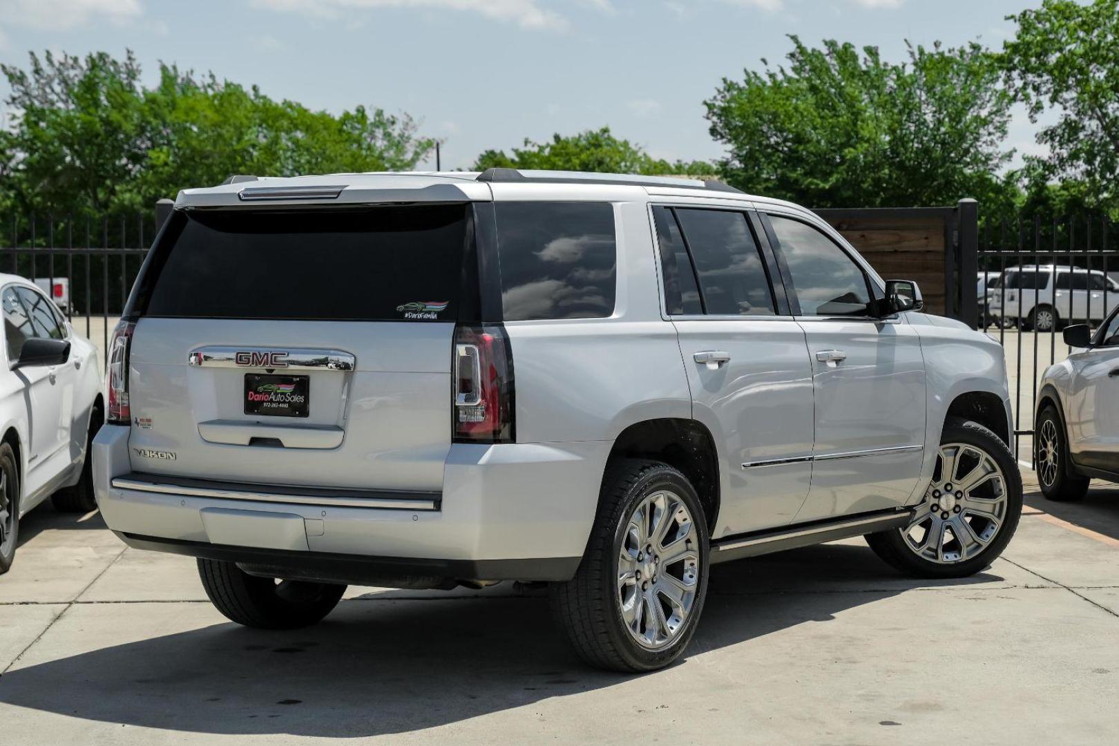 2016 SILVER GMC Yukon Denali 2WD (1GKS1CKJ4GR) with an 6.2L V8 OHV 16V engine, 6-Speed Automatic transmission, located at 2401 E Main St., Grand Prairie, TX, 75050, (972) 262-4440, 32.748981, -96.969643 - Photo#10