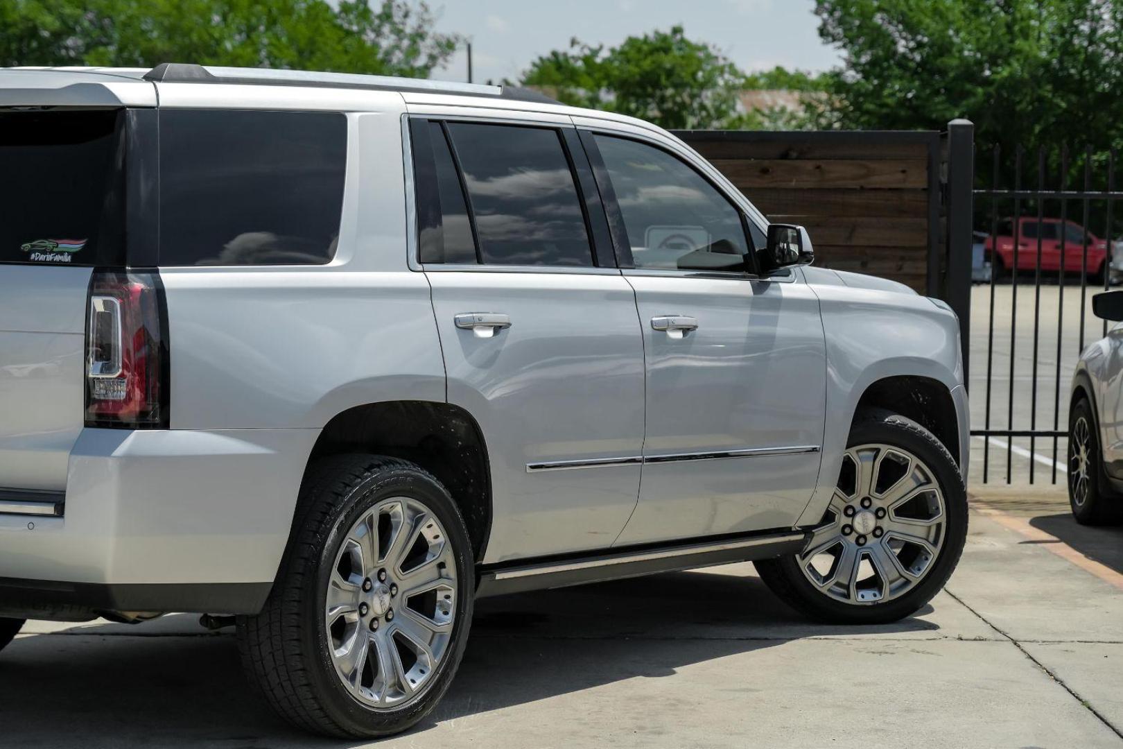 2016 SILVER GMC Yukon Denali 2WD (1GKS1CKJ4GR) with an 6.2L V8 OHV 16V engine, 6-Speed Automatic transmission, located at 2401 E Main St., Grand Prairie, TX, 75050, (972) 262-4440, 32.748981, -96.969643 - Photo#12