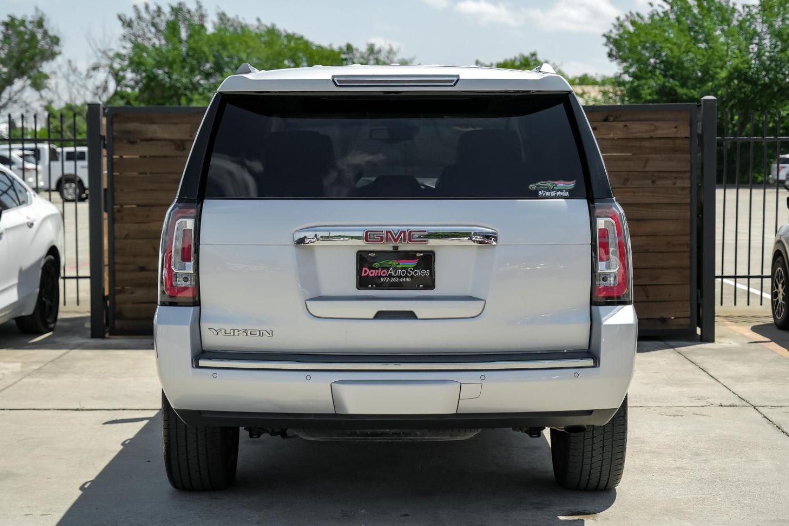 2016 SILVER GMC Yukon Denali 2WD (1GKS1CKJ4GR) with an 6.2L V8 OHV 16V engine, 6-Speed Automatic transmission, located at 2401 E Main St., Grand Prairie, TX, 75050, (972) 262-4440, 32.748981, -96.969643 - Photo#13