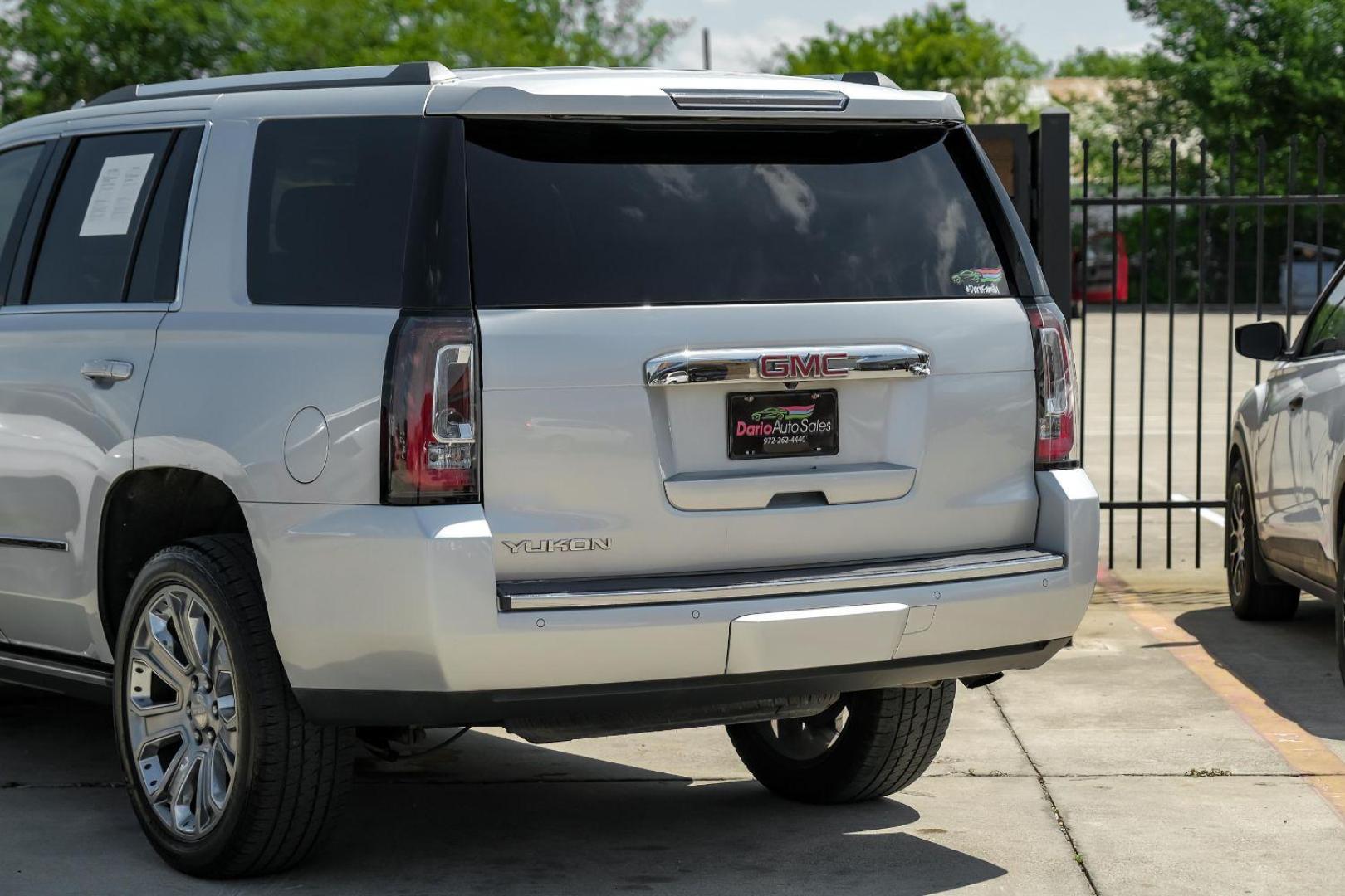 2016 SILVER GMC Yukon Denali 2WD (1GKS1CKJ4GR) with an 6.2L V8 OHV 16V engine, 6-Speed Automatic transmission, located at 2401 E Main St., Grand Prairie, TX, 75050, (972) 262-4440, 32.748981, -96.969643 - Photo#16