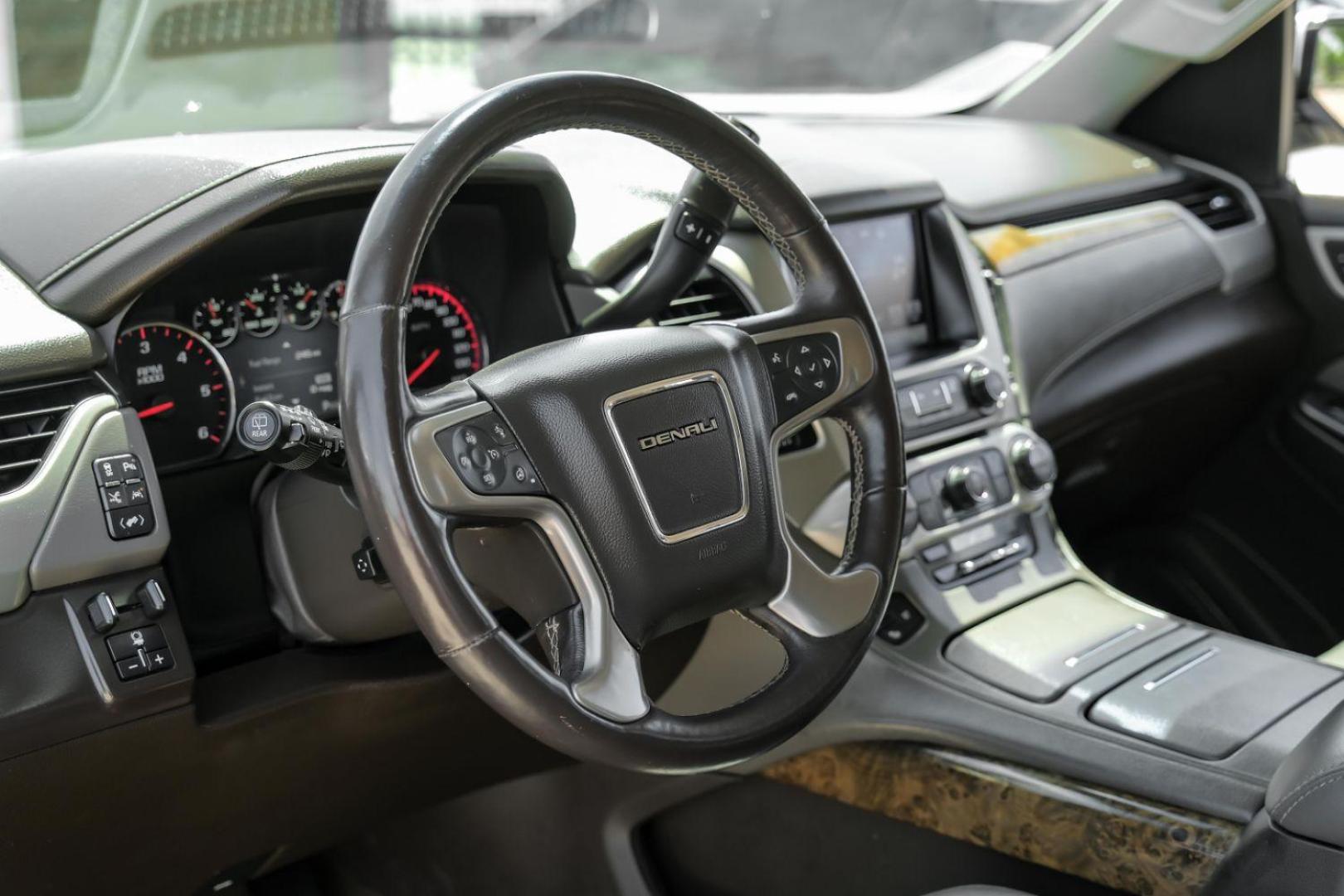 2016 SILVER GMC Yukon Denali 2WD (1GKS1CKJ4GR) with an 6.2L V8 OHV 16V engine, 6-Speed Automatic transmission, located at 2401 E Main St., Grand Prairie, TX, 75050, (972) 262-4440, 32.748981, -96.969643 - Photo#23