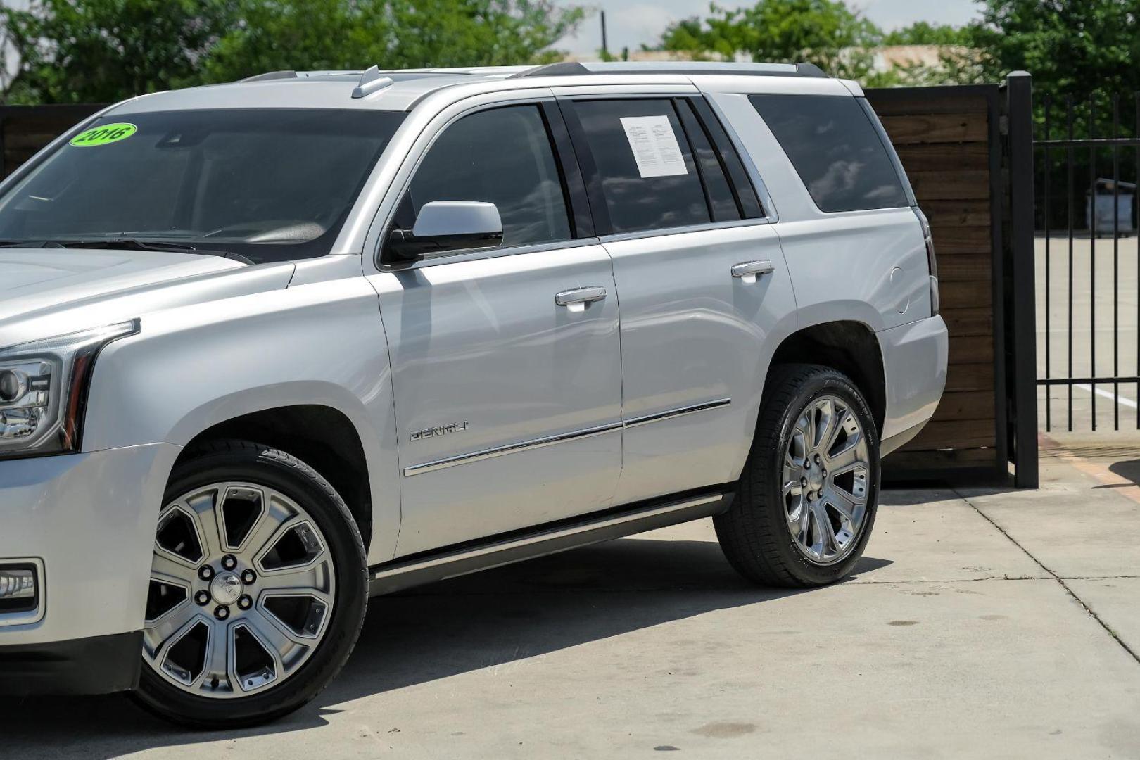 2016 SILVER GMC Yukon Denali 2WD (1GKS1CKJ4GR) with an 6.2L V8 OHV 16V engine, 6-Speed Automatic transmission, located at 2401 E Main St., Grand Prairie, TX, 75050, (972) 262-4440, 32.748981, -96.969643 - Photo#6