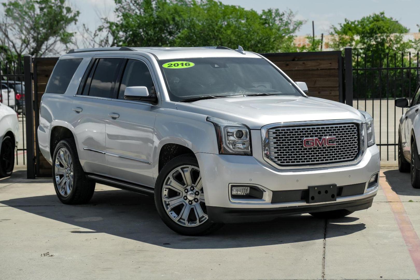 2016 SILVER GMC Yukon Denali 2WD (1GKS1CKJ4GR) with an 6.2L V8 OHV 16V engine, 6-Speed Automatic transmission, located at 2401 E Main St., Grand Prairie, TX, 75050, (972) 262-4440, 32.748981, -96.969643 - Photo#8