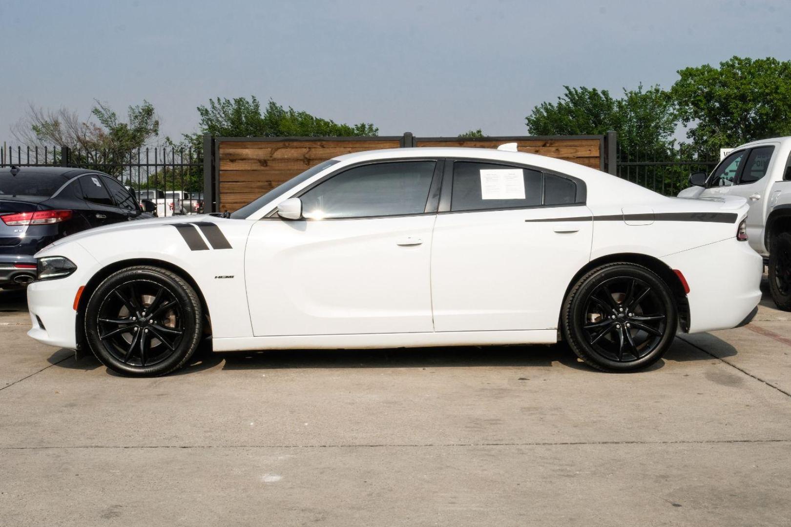 2016 White Dodge Charger R/T (2C3CDXCT8GH) with an 5.7L V8 OHV 16V engine, 8-Speed Automatic transmission, located at 2401 E Main St., Grand Prairie, TX, 75050, (972) 262-4440, 32.748981, -96.969643 - Photo#13