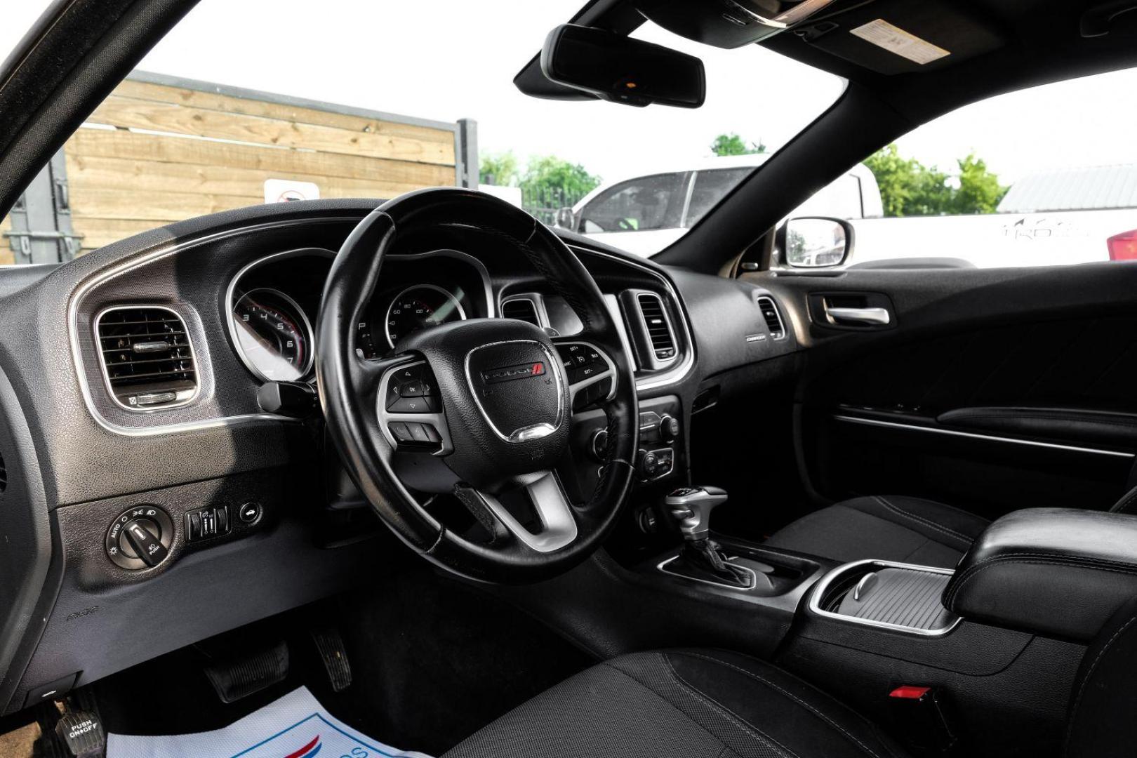 2016 White Dodge Charger R/T (2C3CDXCT8GH) with an 5.7L V8 OHV 16V engine, 8-Speed Automatic transmission, located at 2401 E Main St., Grand Prairie, TX, 75050, (972) 262-4440, 32.748981, -96.969643 - Photo#2