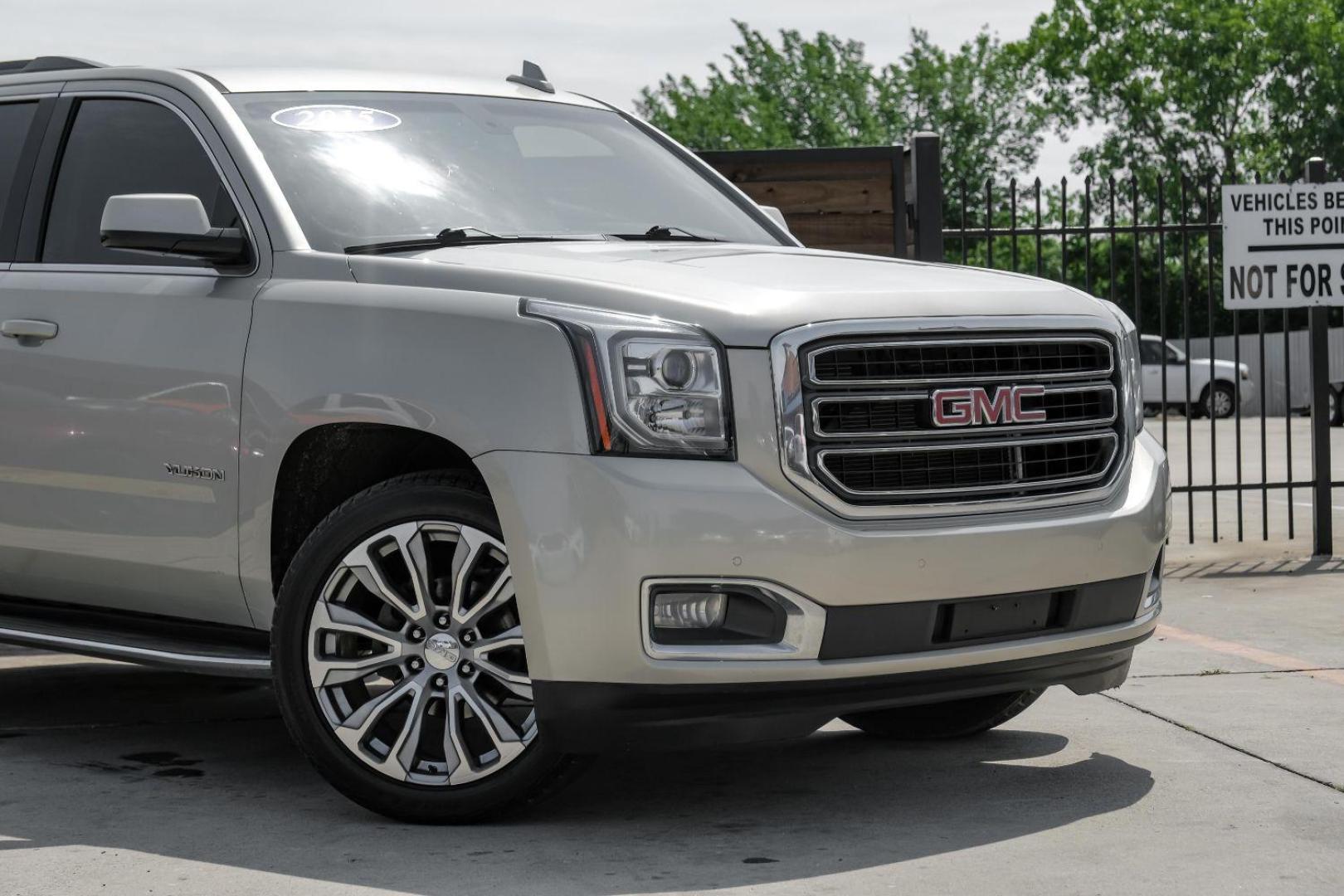 2015 GOLD GMC Yukon SPORT UTILITY 4-DR (1GKS2AKC7FR) with an 5.3L V8 OHV 16V engine, 6-Speed Automatic transmission, located at 2401 E Main St., Grand Prairie, TX, 75050, (972) 262-4440, 32.748981, -96.969643 - Photo#7