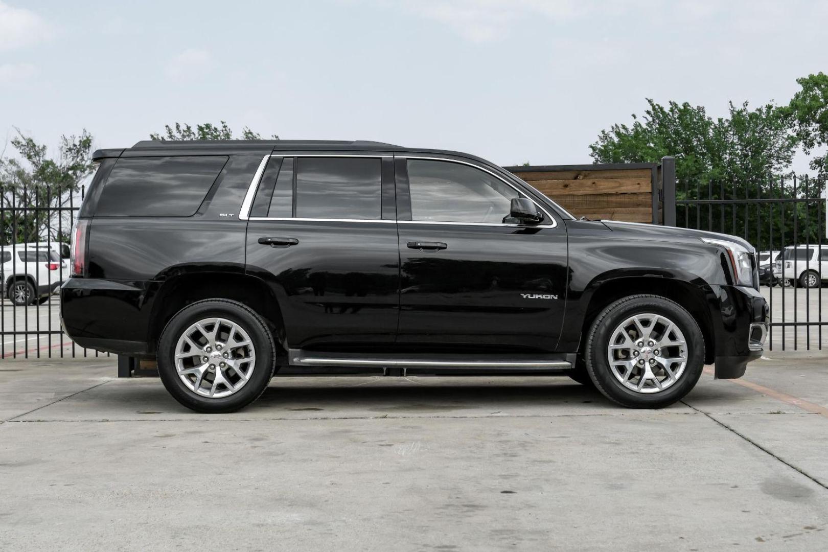 2017 BLACK GMC Yukon SLT 2WD (1GKS1BKC8HR) with an 5.3L V8 OHV 16V engine, 6-Speed Automatic transmission, located at 2401 E Main St., Grand Prairie, TX, 75050, (972) 262-4440, 32.748981, -96.969643 - Photo#9