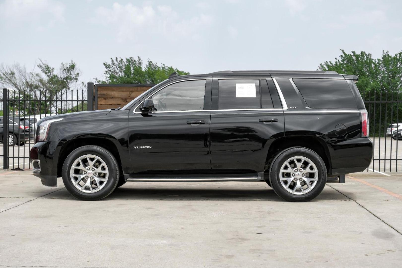 2017 BLACK GMC Yukon SLT 2WD (1GKS1BKC8HR) with an 5.3L V8 OHV 16V engine, 6-Speed Automatic transmission, located at 2401 E Main St., Grand Prairie, TX, 75050, (972) 262-4440, 32.748981, -96.969643 - Photo#15