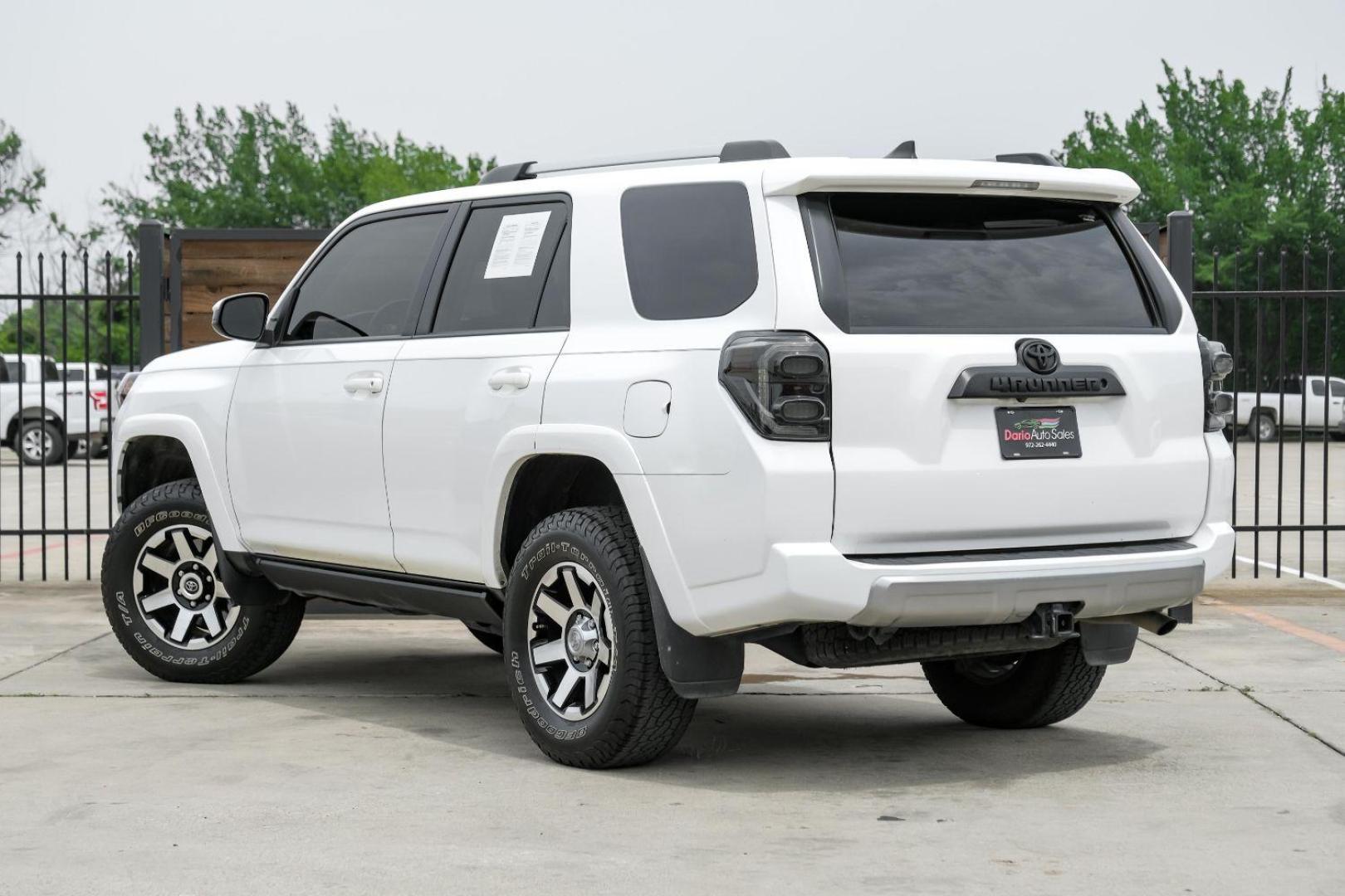 2016 WHITE Toyota 4Runner Trail 4WD (JTEBU5JR0G5) with an 4.0L V6 DOHC 24V engine, 5-Speed Automatic transmission, located at 2401 E Main St., Grand Prairie, TX, 75050, (972) 262-4440, 32.748981, -96.969643 - Photo#11