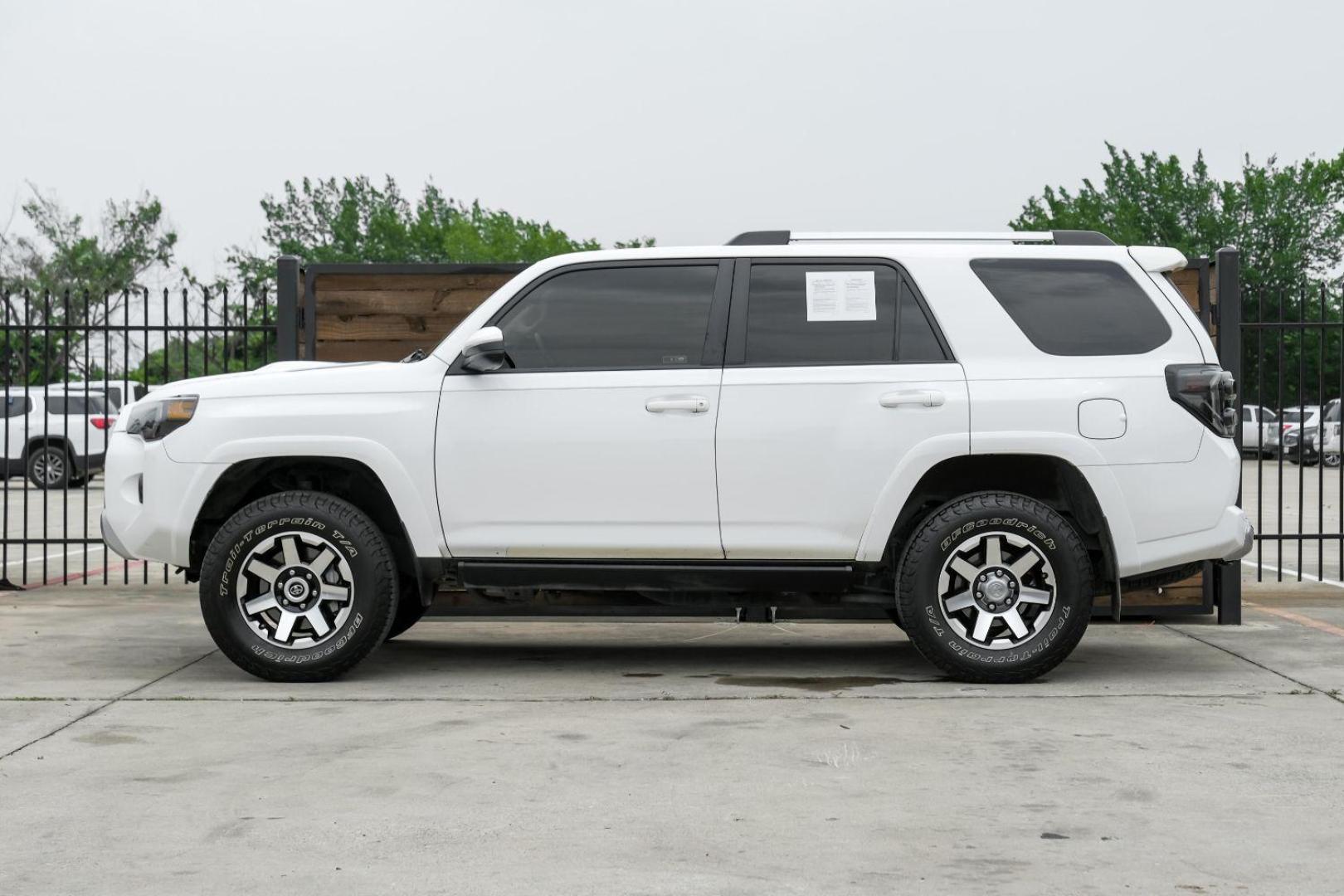 2016 WHITE Toyota 4Runner Trail 4WD (JTEBU5JR0G5) with an 4.0L V6 DOHC 24V engine, 5-Speed Automatic transmission, located at 2401 E Main St., Grand Prairie, TX, 75050, (972) 262-4440, 32.748981, -96.969643 - Photo#14