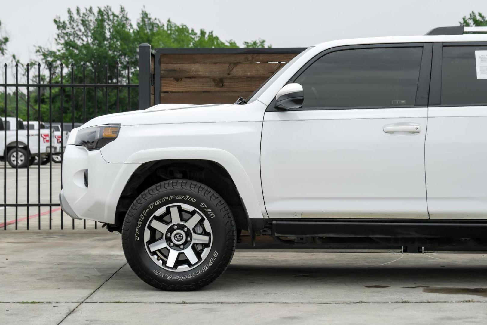 2016 WHITE Toyota 4Runner Trail 4WD (JTEBU5JR0G5) with an 4.0L V6 DOHC 24V engine, 5-Speed Automatic transmission, located at 2401 E Main St., Grand Prairie, TX, 75050, (972) 262-4440, 32.748981, -96.969643 - Photo#15