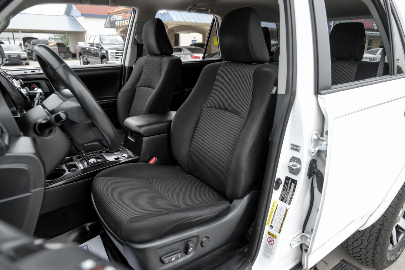 2016 WHITE Toyota 4Runner Trail 4WD (JTEBU5JR0G5) with an 4.0L V6 DOHC 24V engine, 5-Speed Automatic transmission, located at 2401 E Main St., Grand Prairie, TX, 75050, (972) 262-4440, 32.748981, -96.969643 - Photo#3