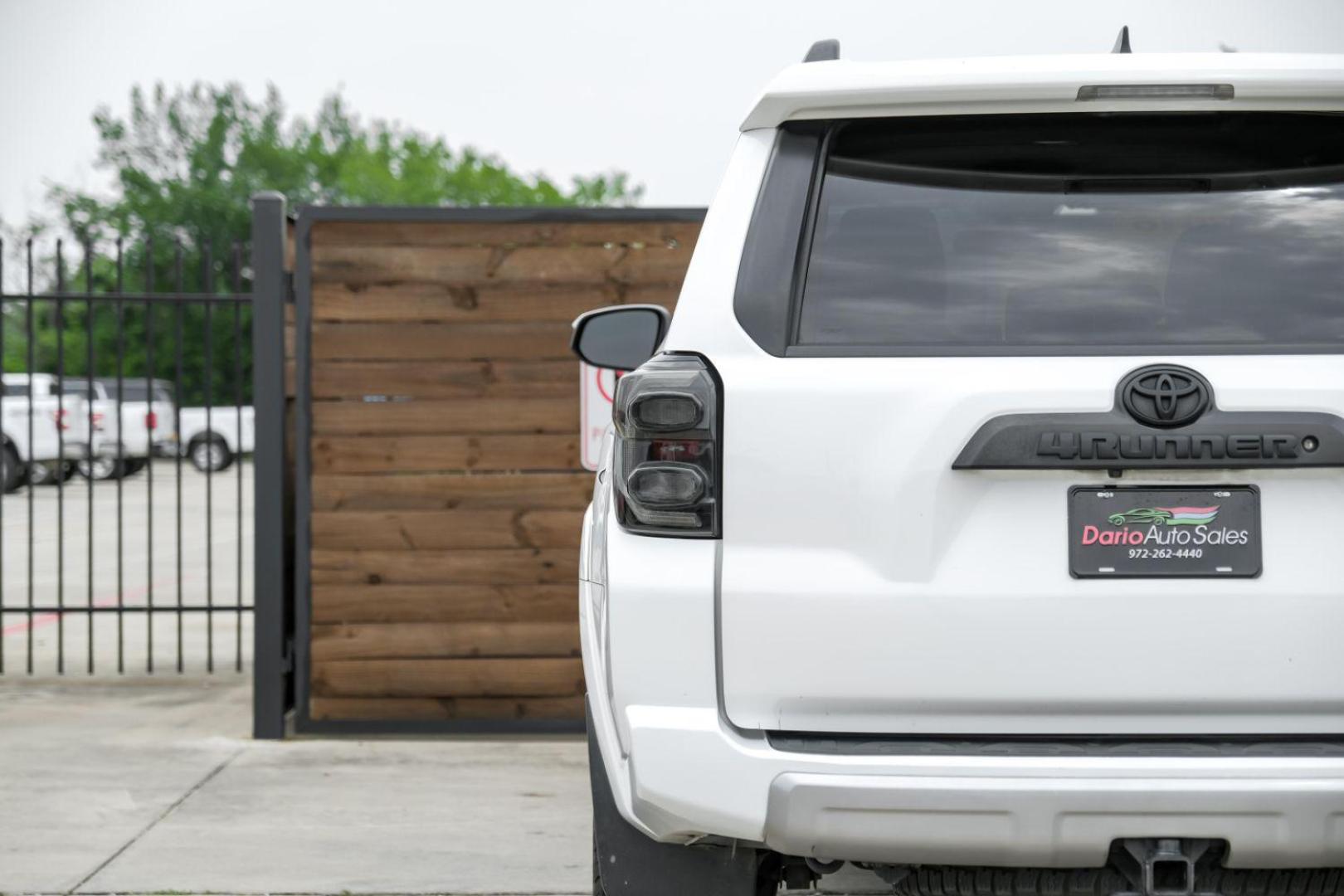 2016 WHITE Toyota 4Runner Trail 4WD (JTEBU5JR0G5) with an 4.0L V6 DOHC 24V engine, 5-Speed Automatic transmission, located at 2401 E Main St., Grand Prairie, TX, 75050, (972) 262-4440, 32.748981, -96.969643 - Photo#49