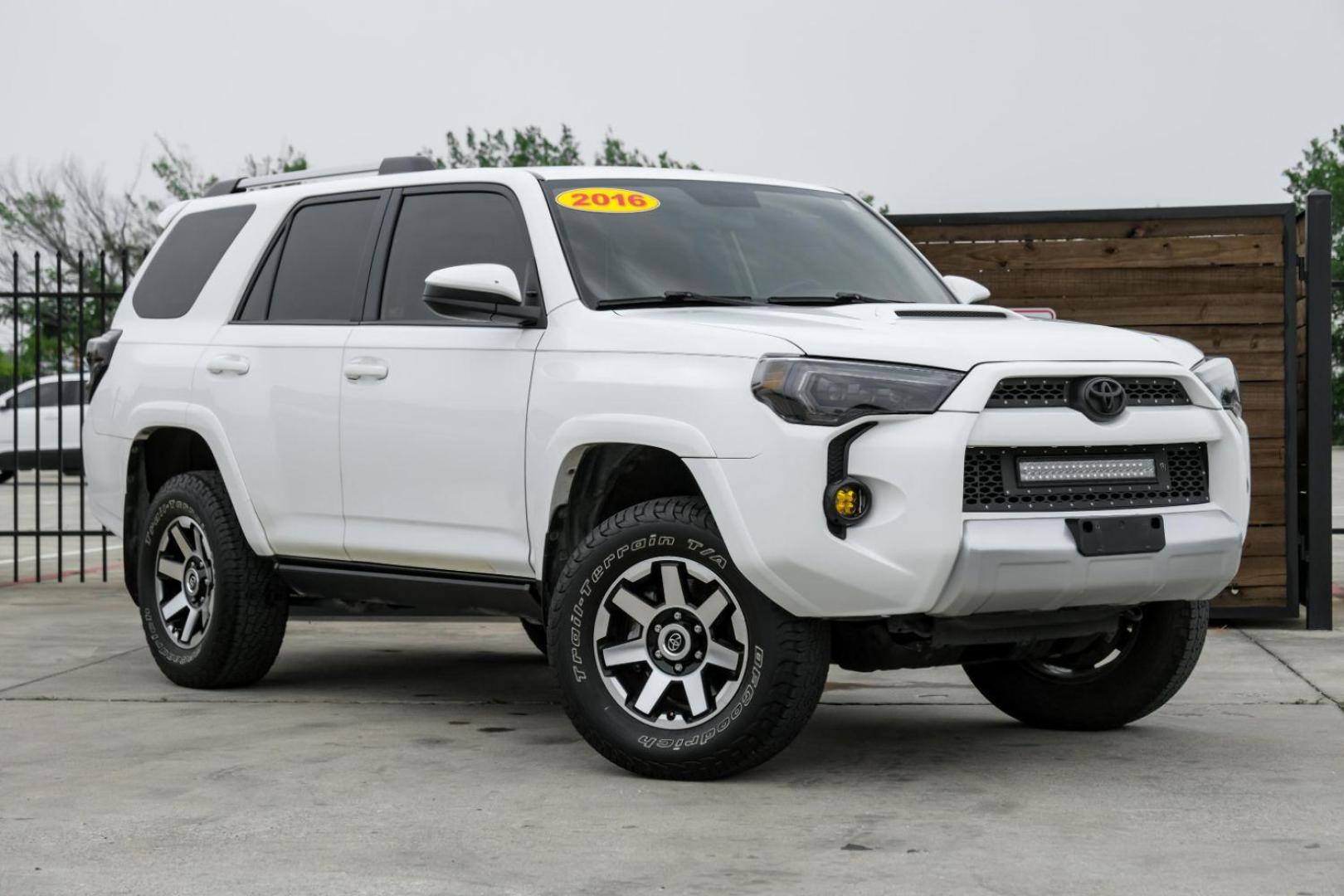 2016 WHITE Toyota 4Runner Trail 4WD (JTEBU5JR0G5) with an 4.0L V6 DOHC 24V engine, 5-Speed Automatic transmission, located at 2401 E Main St., Grand Prairie, TX, 75050, (972) 262-4440, 32.748981, -96.969643 - Photo#5