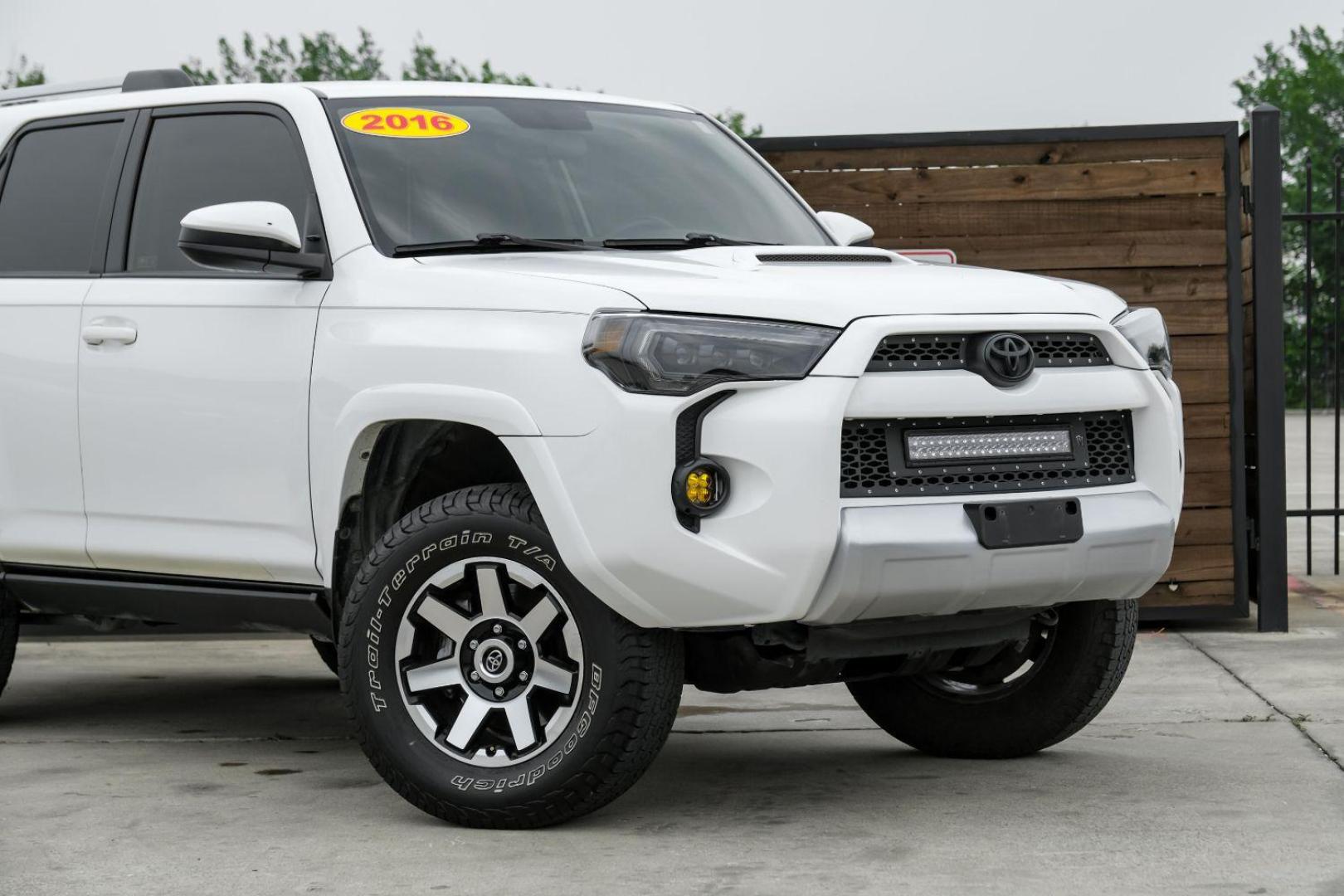 2016 WHITE Toyota 4Runner Trail 4WD (JTEBU5JR0G5) with an 4.0L V6 DOHC 24V engine, 5-Speed Automatic transmission, located at 2401 E Main St., Grand Prairie, TX, 75050, (972) 262-4440, 32.748981, -96.969643 - Photo#7