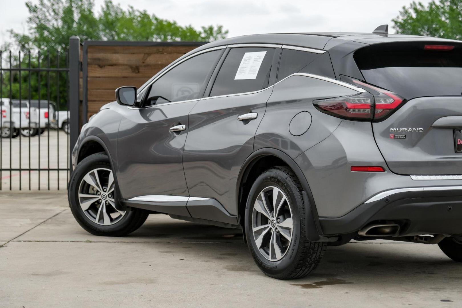 2021 gray Nissan Murano S (5N1AZ2AJ7MC) with an 3.5L V6 DOHC 24V engine, Continuously Variable Transmission transmission, located at 2401 E Main St., Grand Prairie, TX, 75050, (972) 262-4440, 32.748981, -96.969643 - Photo#12