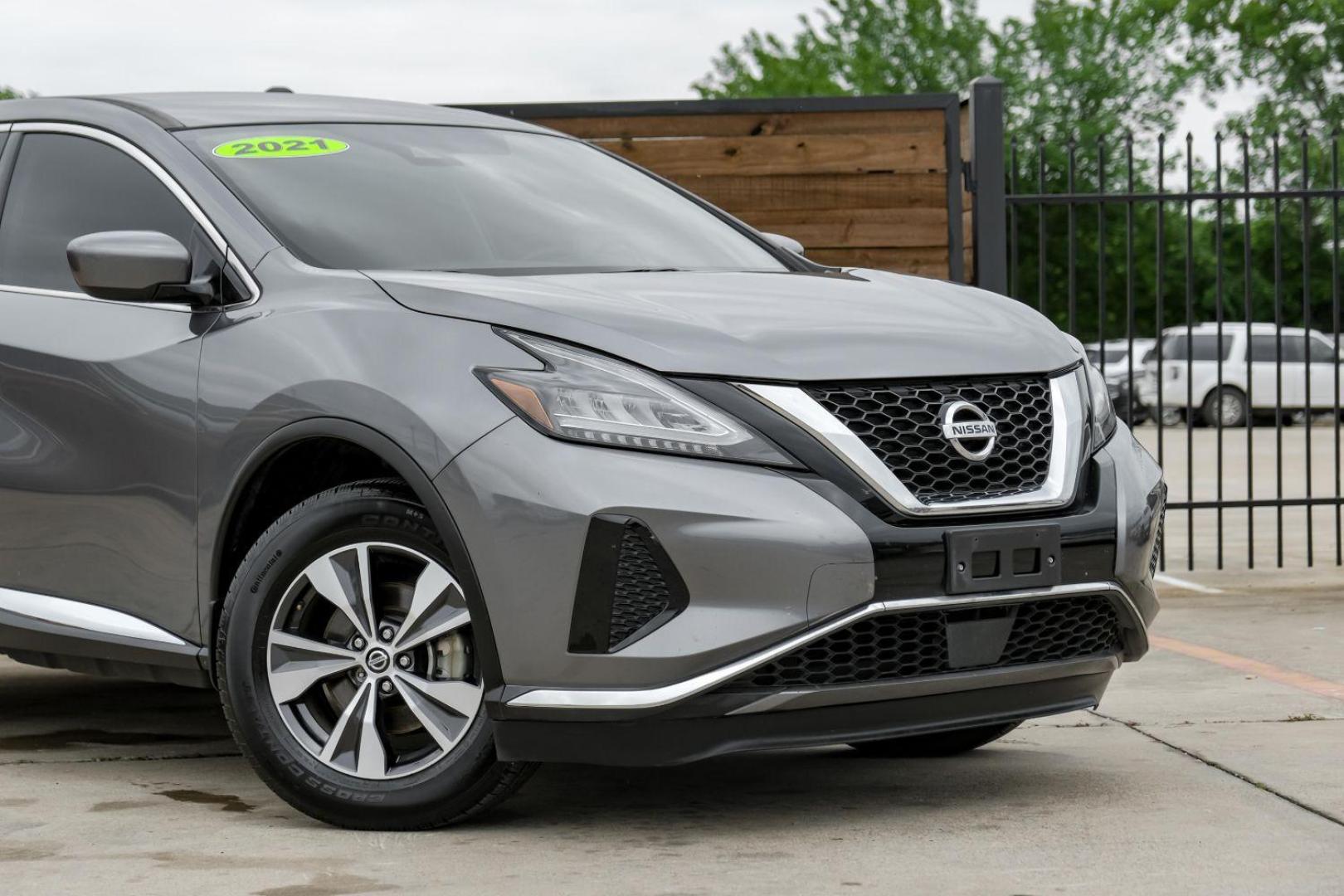 2021 gray Nissan Murano S (5N1AZ2AJ7MC) with an 3.5L V6 DOHC 24V engine, Continuously Variable Transmission transmission, located at 2401 E Main St., Grand Prairie, TX, 75050, (972) 262-4440, 32.748981, -96.969643 - Photo#7