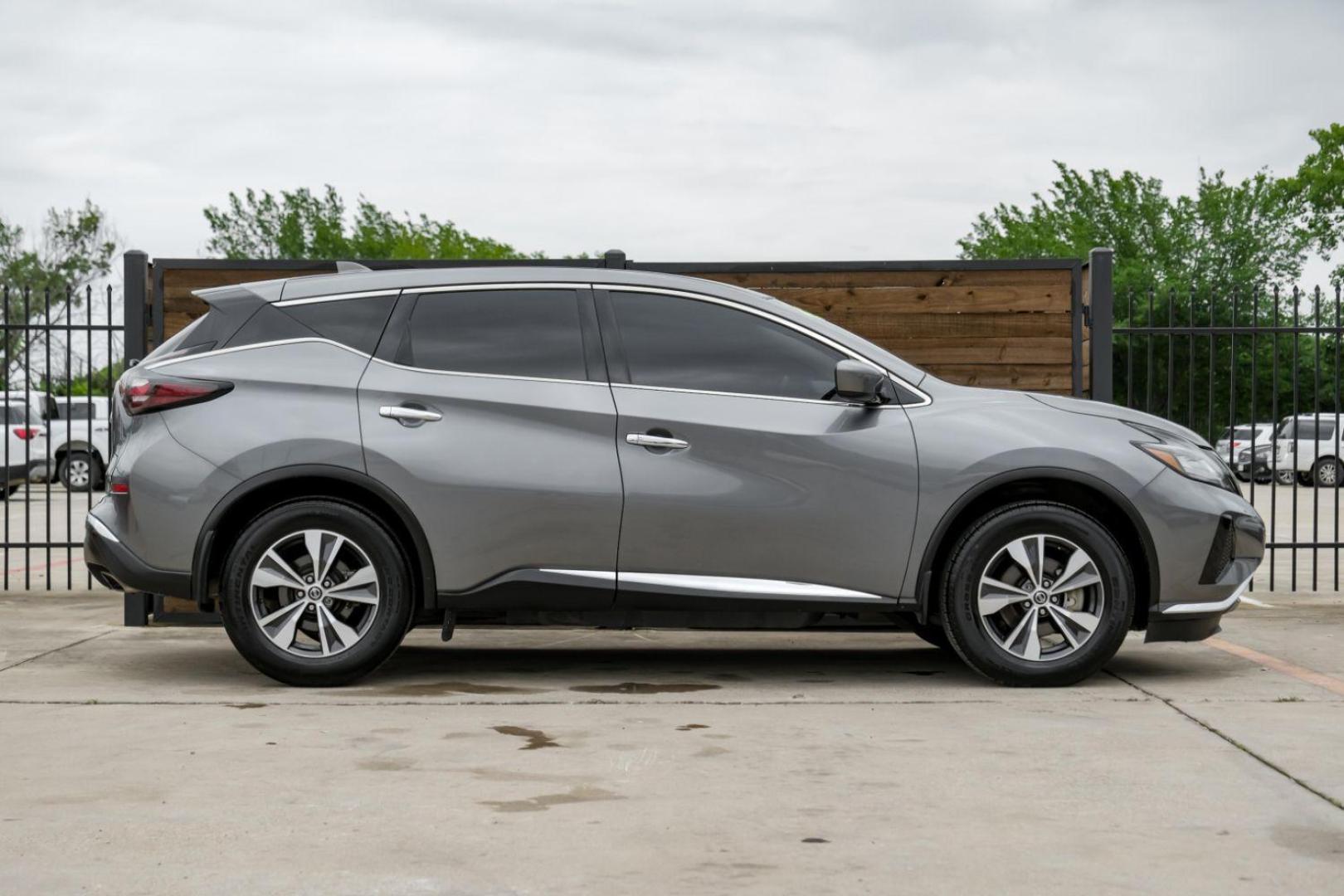 2021 gray Nissan Murano S (5N1AZ2AJ7MC) with an 3.5L V6 DOHC 24V engine, Continuously Variable Transmission transmission, located at 2401 E Main St., Grand Prairie, TX, 75050, (972) 262-4440, 32.748981, -96.969643 - Photo#8