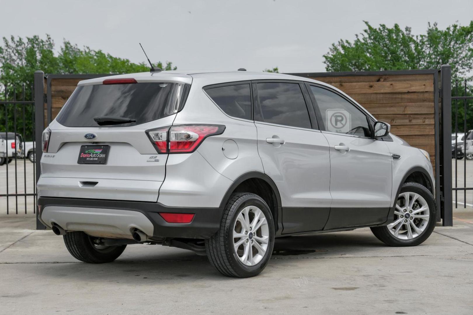 2017 SILVER Ford Escape SE 4WD (1FMCU9G96HU) with an 2.0L L4 DOHC 16V engine, 6-Speed Automatic transmission, located at 2401 E Main St., Grand Prairie, TX, 75050, (972) 262-4440, 32.748981, -96.969643 - Photo#10